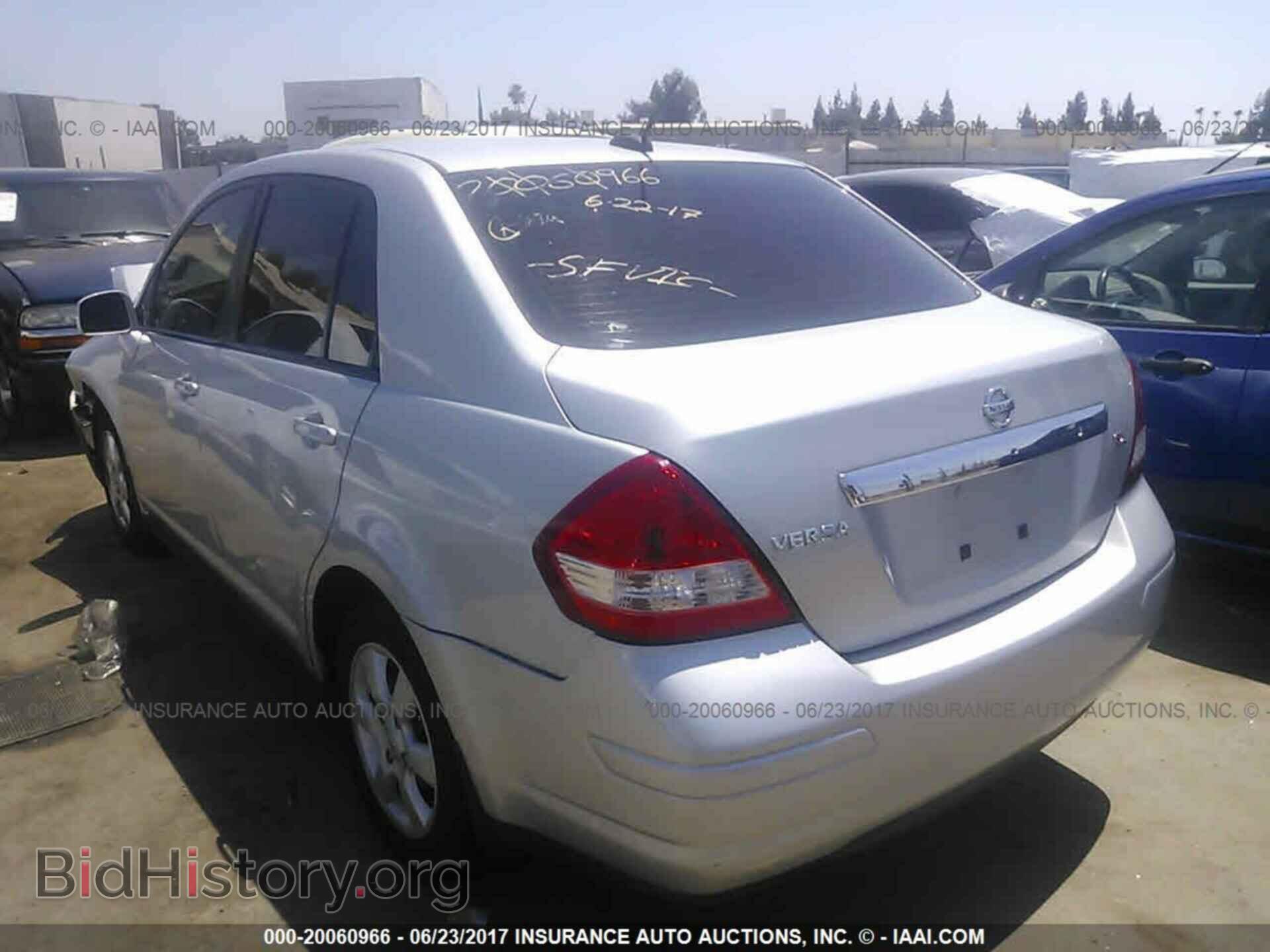 2011 Nissan Versa - VIN: 3N1BC1AP8BL415691 - Photo 3