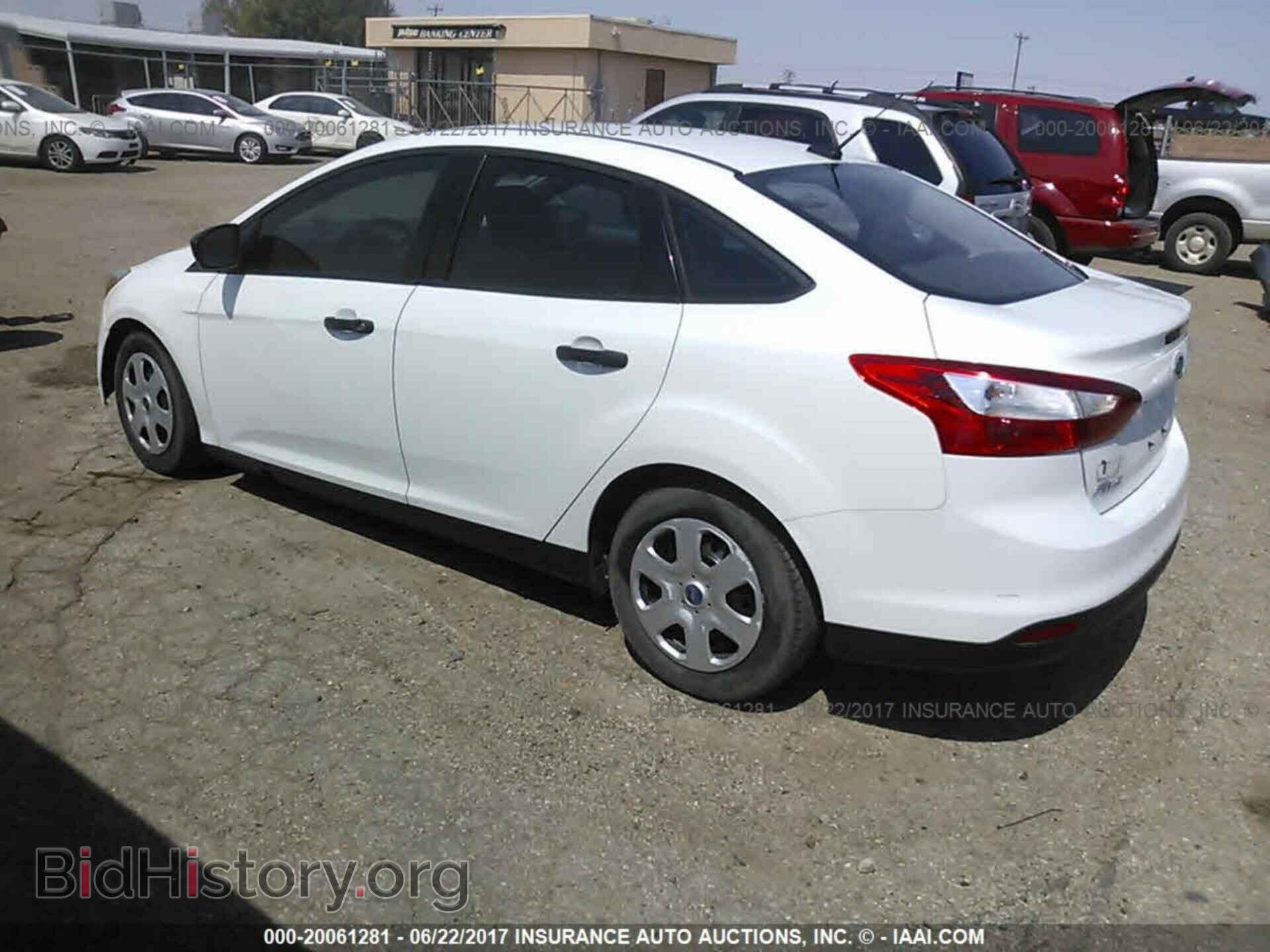 2012 Ford Focus - VIN: 1FAHP3E2XCL250249 - Фото 3