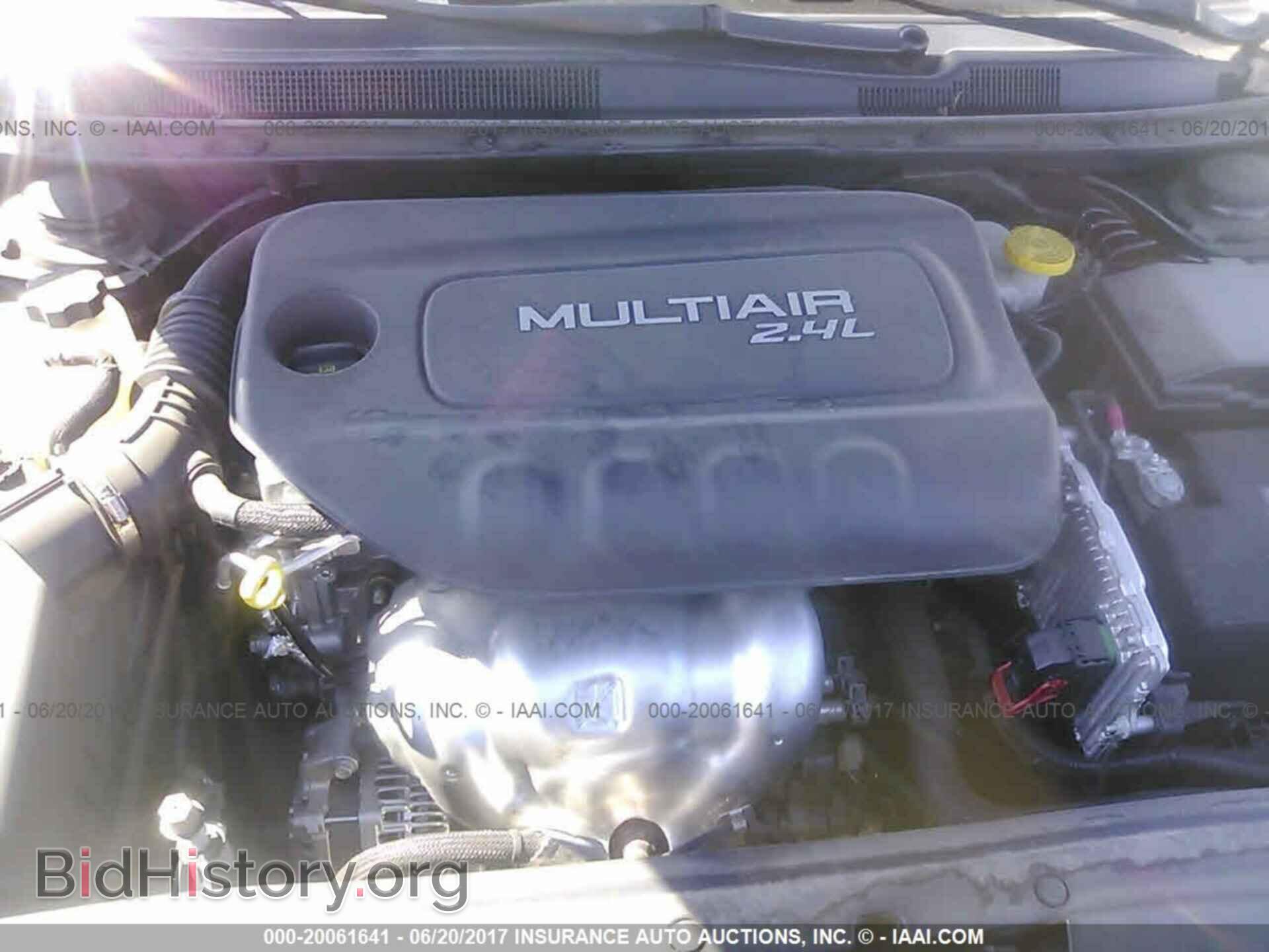2016 Chrysler 200 - VIN: 1C3CCCAB3GN101766 - Фото 10