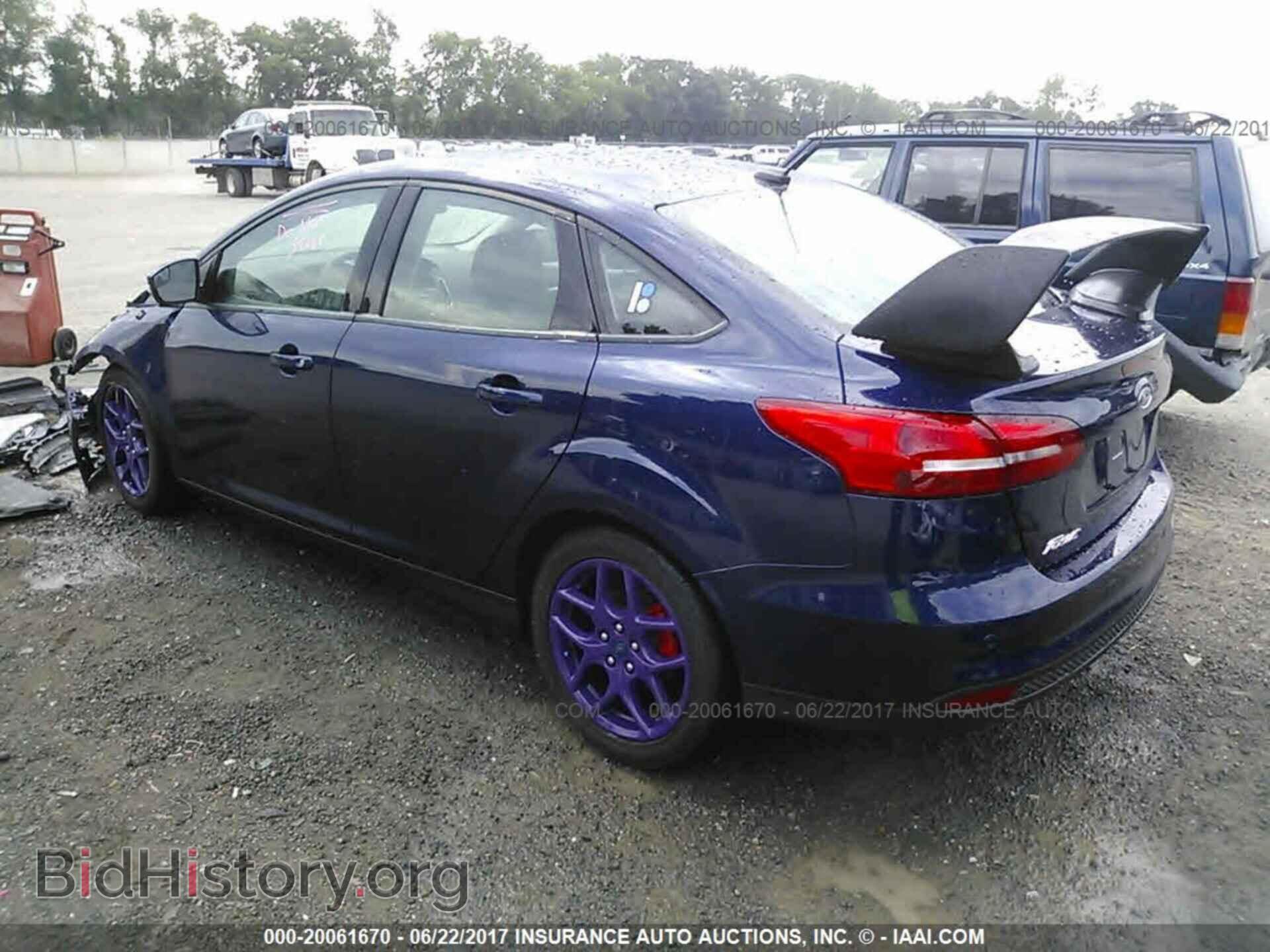 2017 Ford Focus - VIN: 1FADP3H24HL235036 - Photo 3