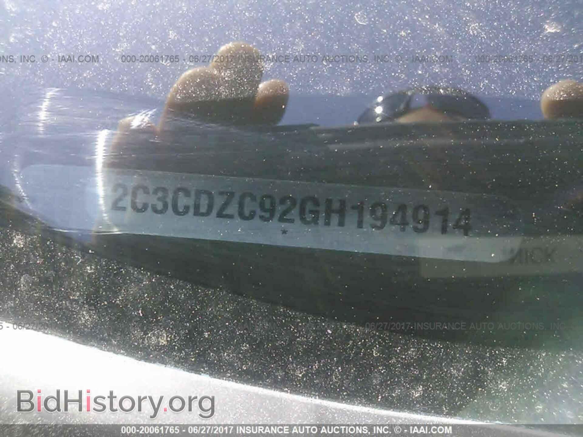 2016 Dodge Challenger - VIN: 2C3CDZC92GH194914 - Photo 9