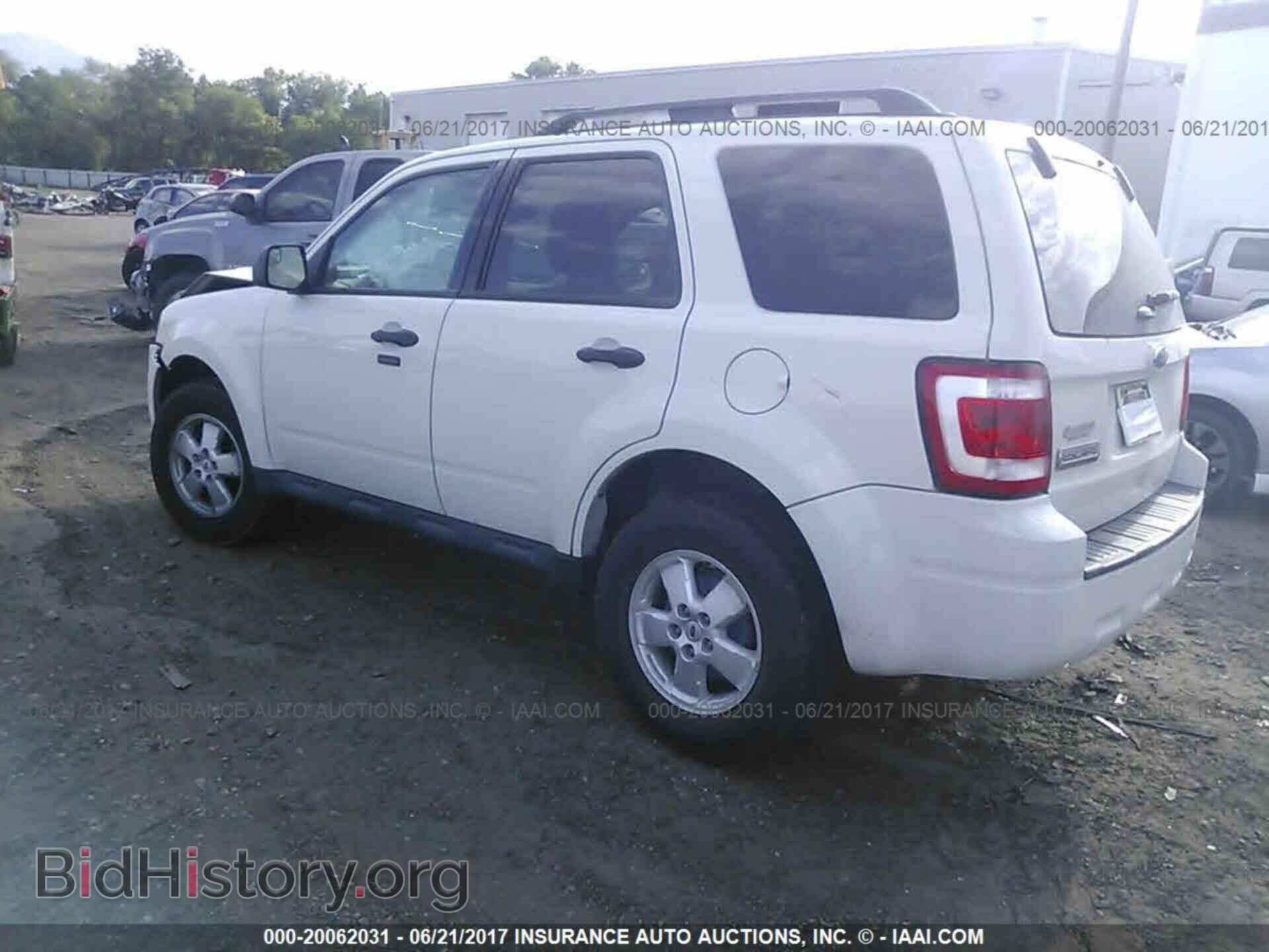2011 Ford Escape - VIN: 1FMCU9D71BKB67497 - Photo 3