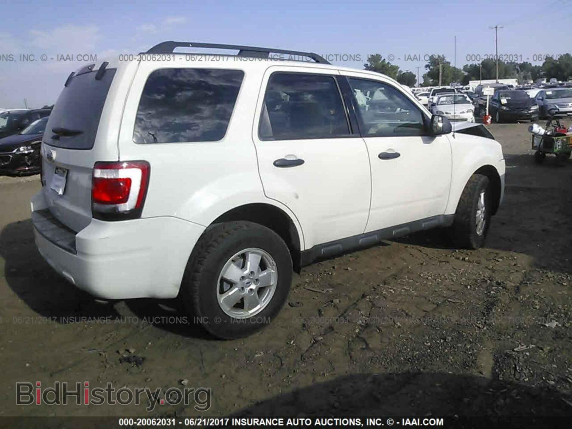 2011 Ford Escape - VIN: 1FMCU9D71BKB67497 - Photo 4