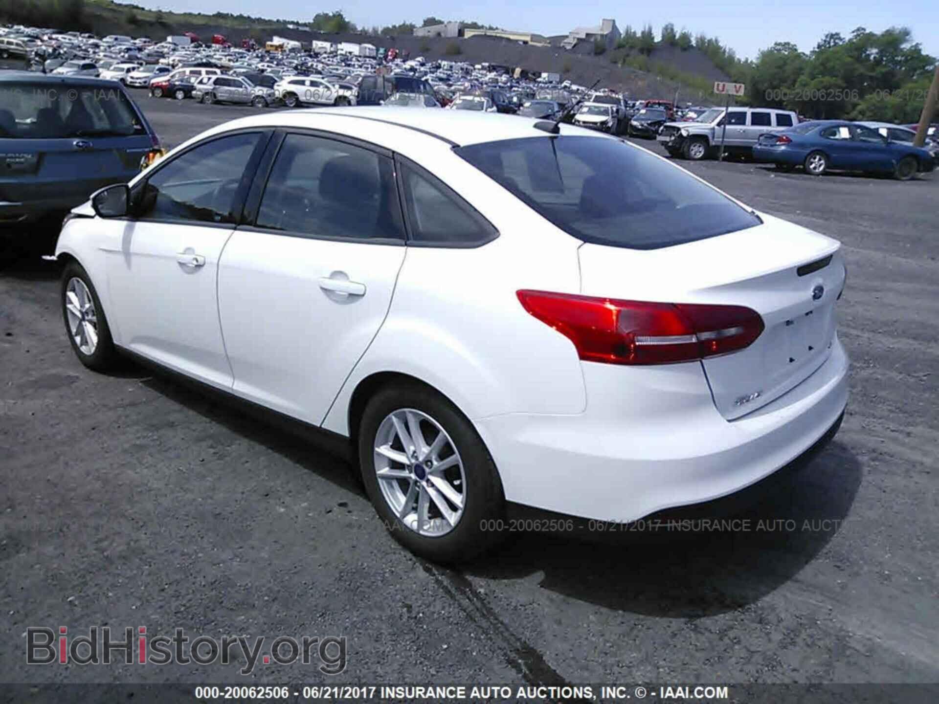 2016 Ford Focus - VIN: 1FADP3F28GL354645 - Photo 3