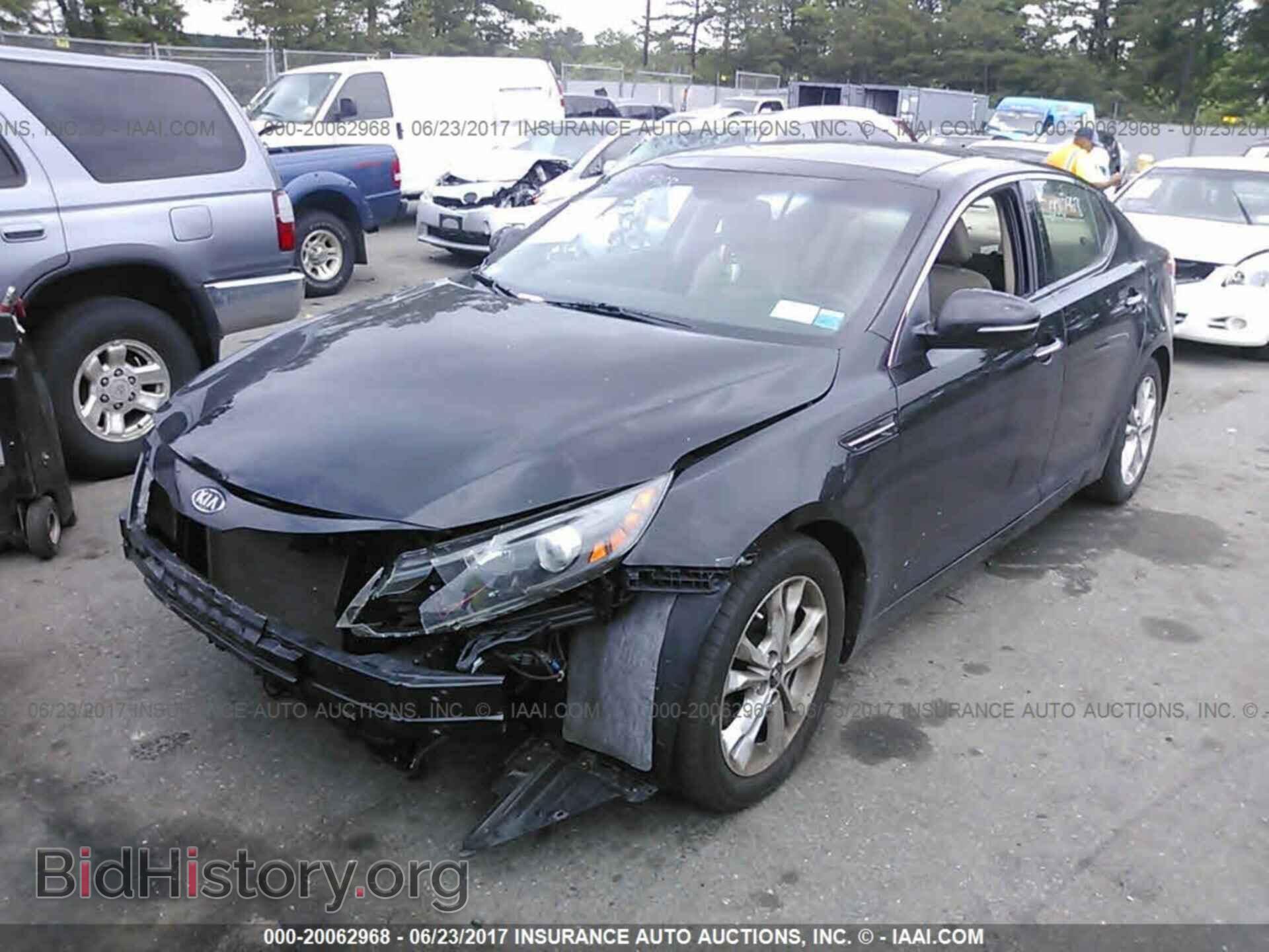 2011 Kia Optima - VIN: KNAGN4A76B5165962 - Photo 2