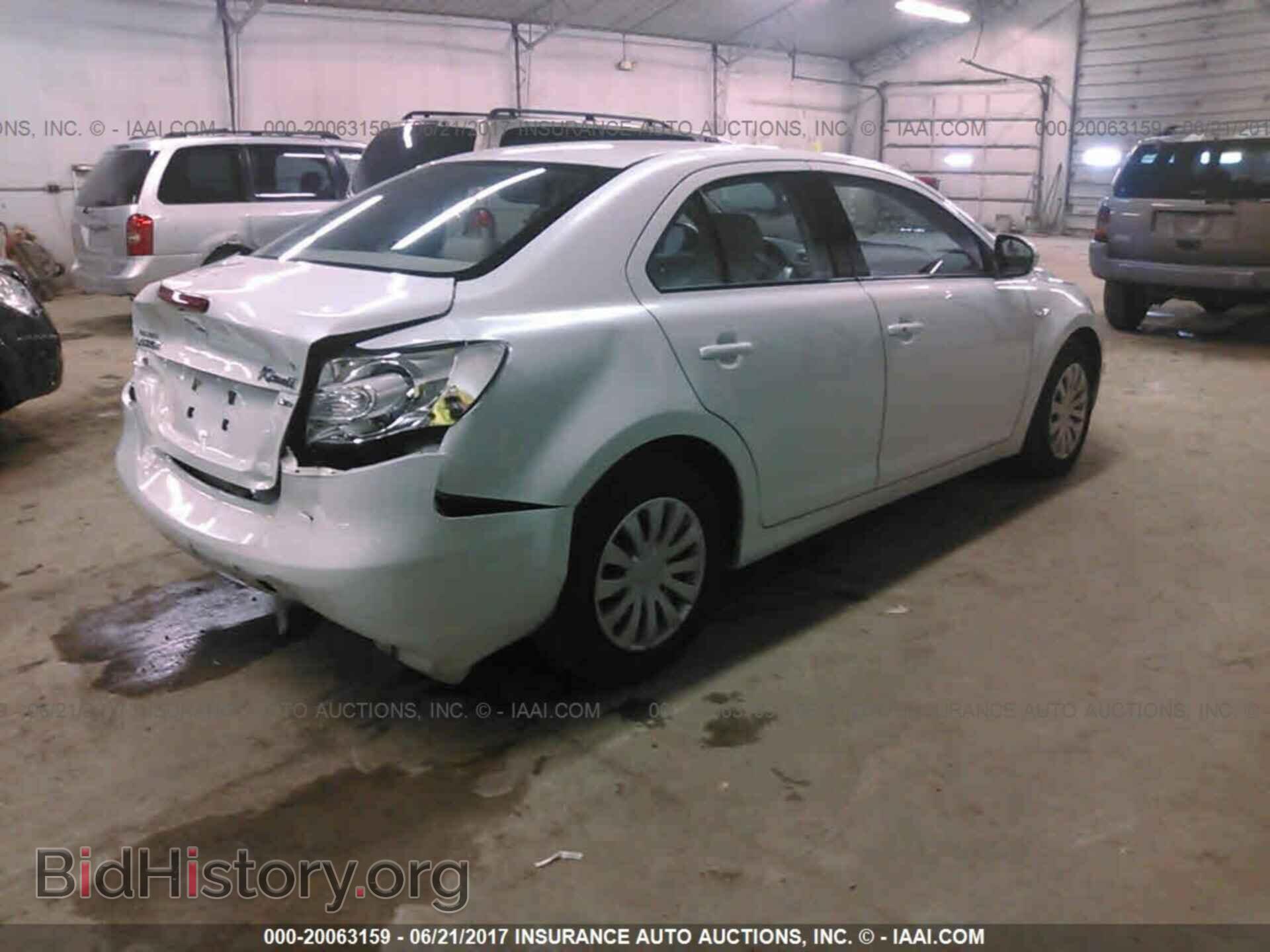 2012 Suzuki Kizashi - VIN: JS2RF9A12C6100304 - Photo 4