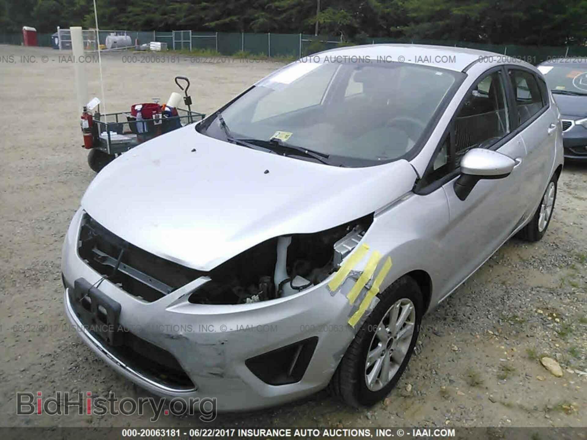 2011 Ford Fiesta - VIN: 3FADP4EJ3BM174916 - Фото 2
