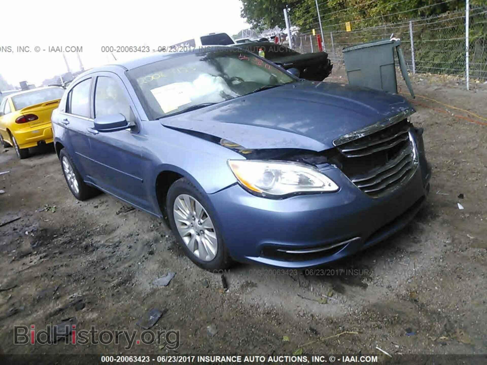 Photo 1C3BC4FB5BN593123 - Chrysler 200 2011