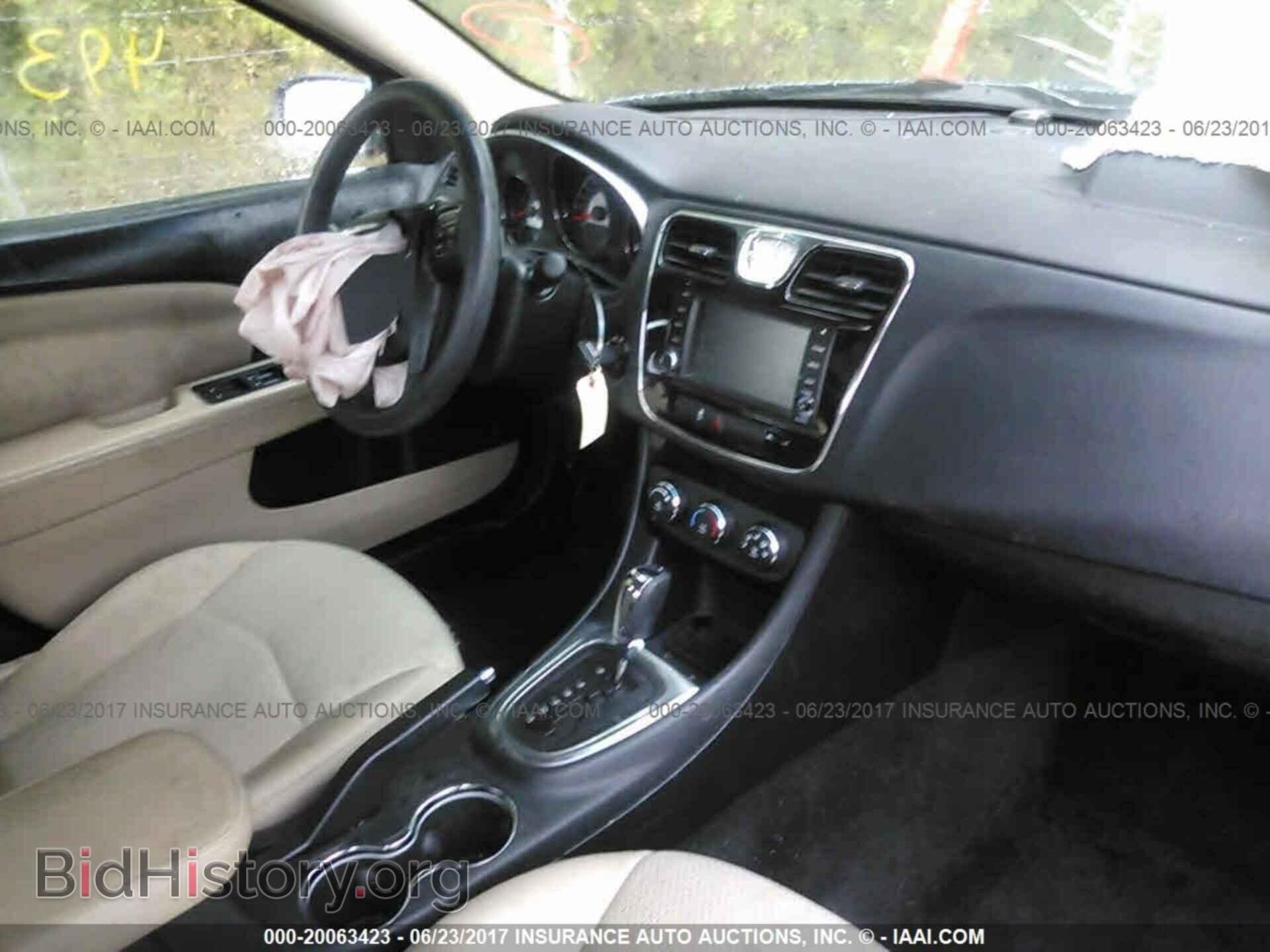 2011 Chrysler 200 - VIN: 1C3BC4FB5BN593123 - Photo 5