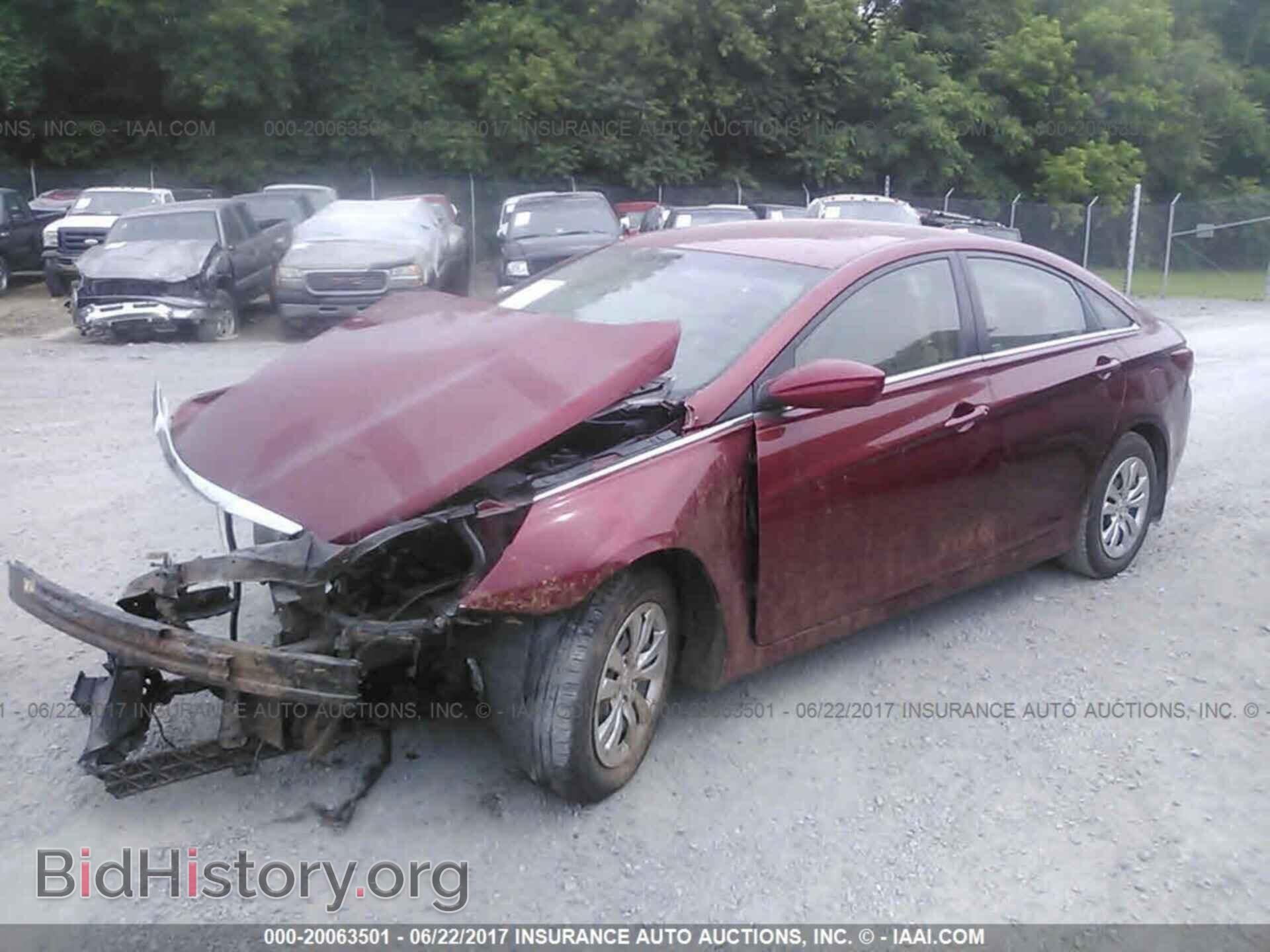 2012 Hyundai Sonata - VIN: 5NPEB4AC5CH495187 - Photo 2