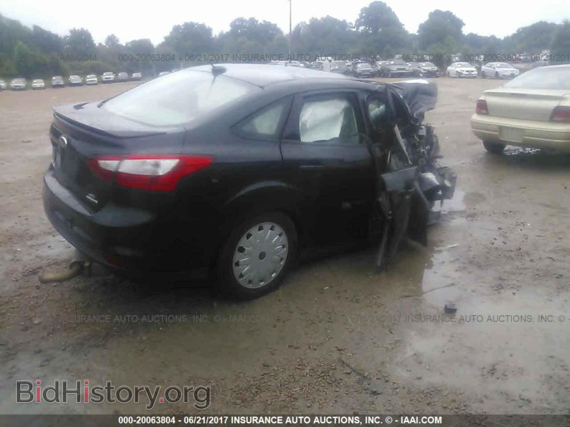 2013 Ford Focus - VIN: 1FADP3F29DL155597 - Photo 4