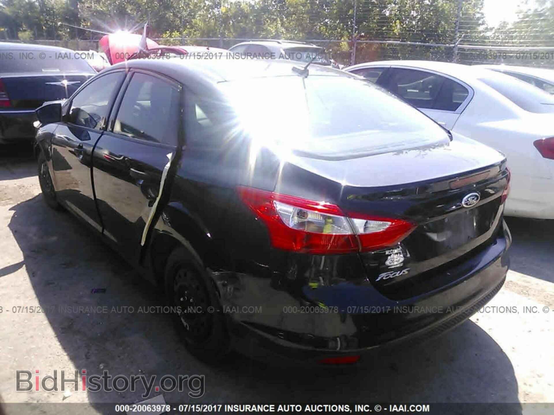 2012 Ford Focus - VIN: 1FAHP3E24CL315953 - Photo 3