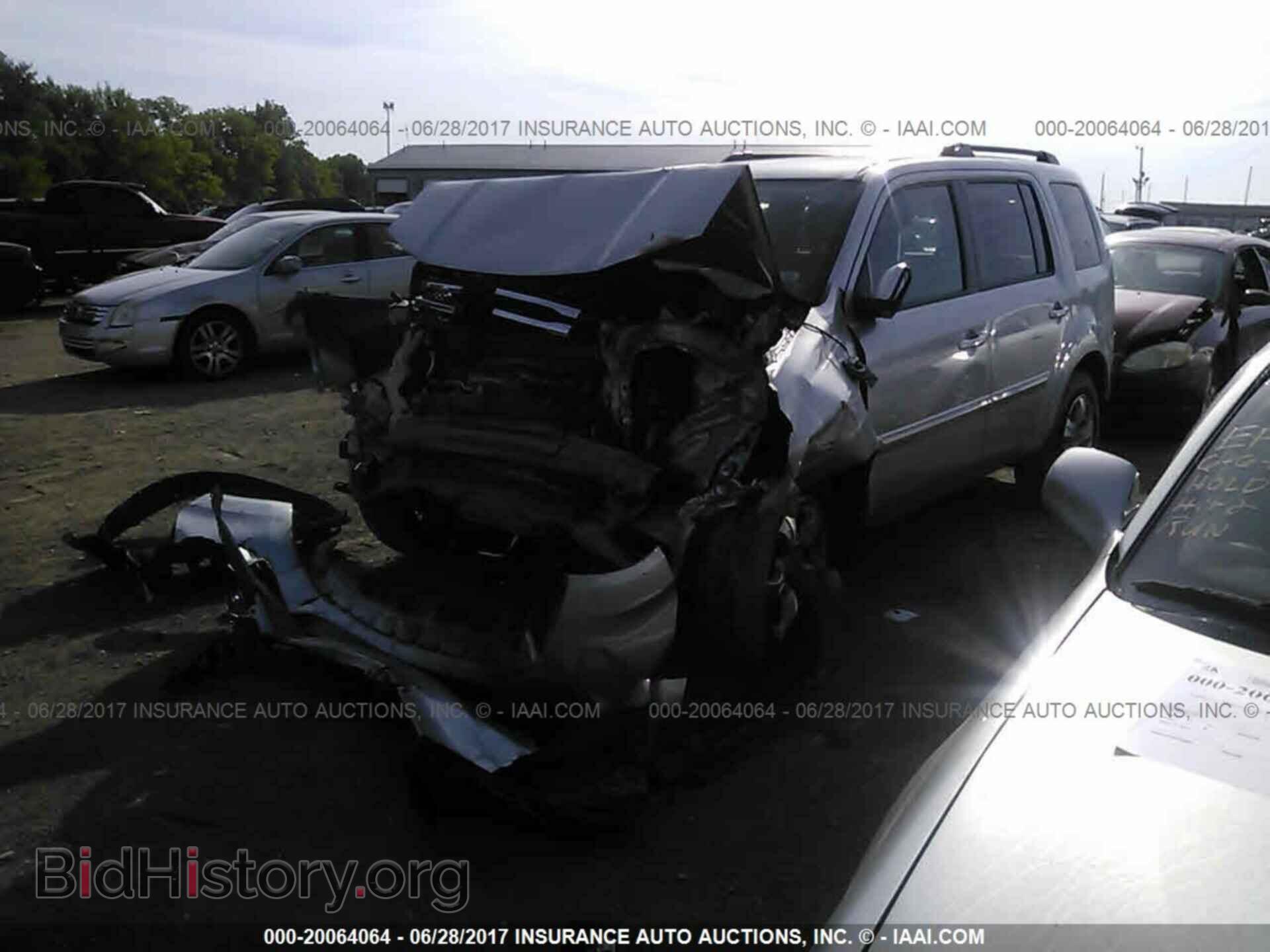 2015 Honda Pilot - VIN: 5FNYF4H40FB024390 - Photo 2