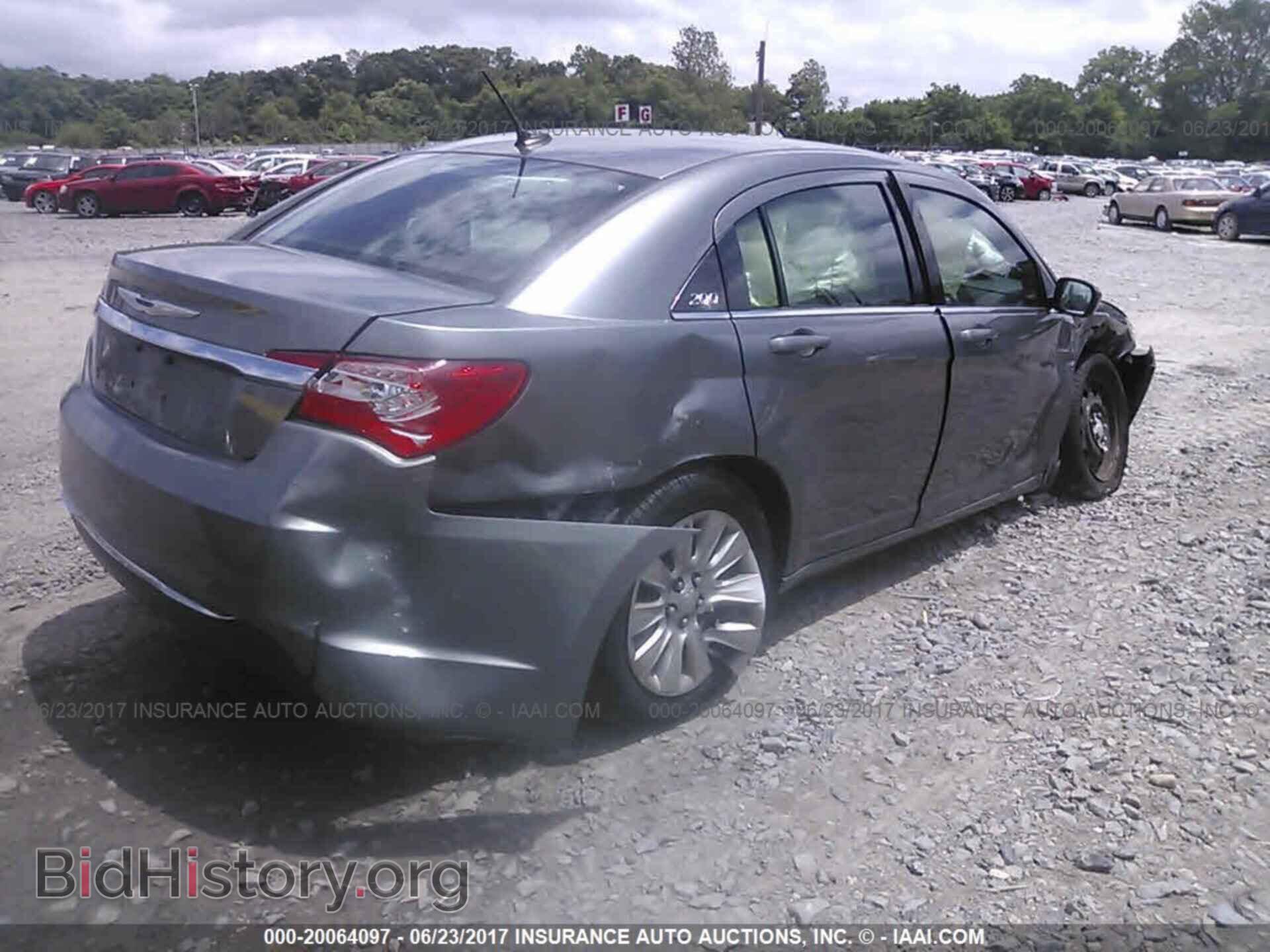 2013 Chrysler 200 - VIN: 1C3CCBAB1DN735728 - Photo 4