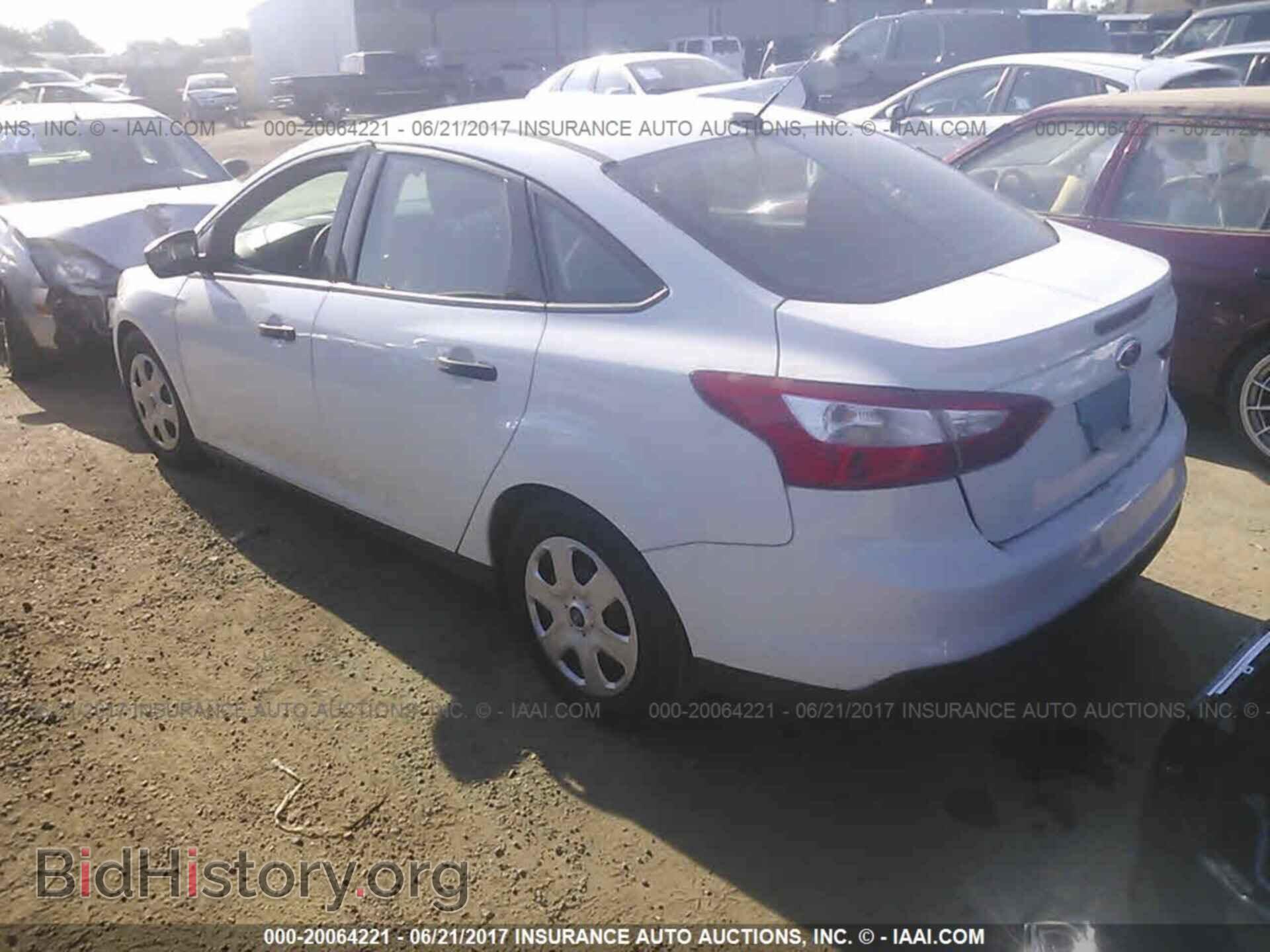 2014 Ford Focus - VIN: 1FADP3E20EL185901 - Photo 3