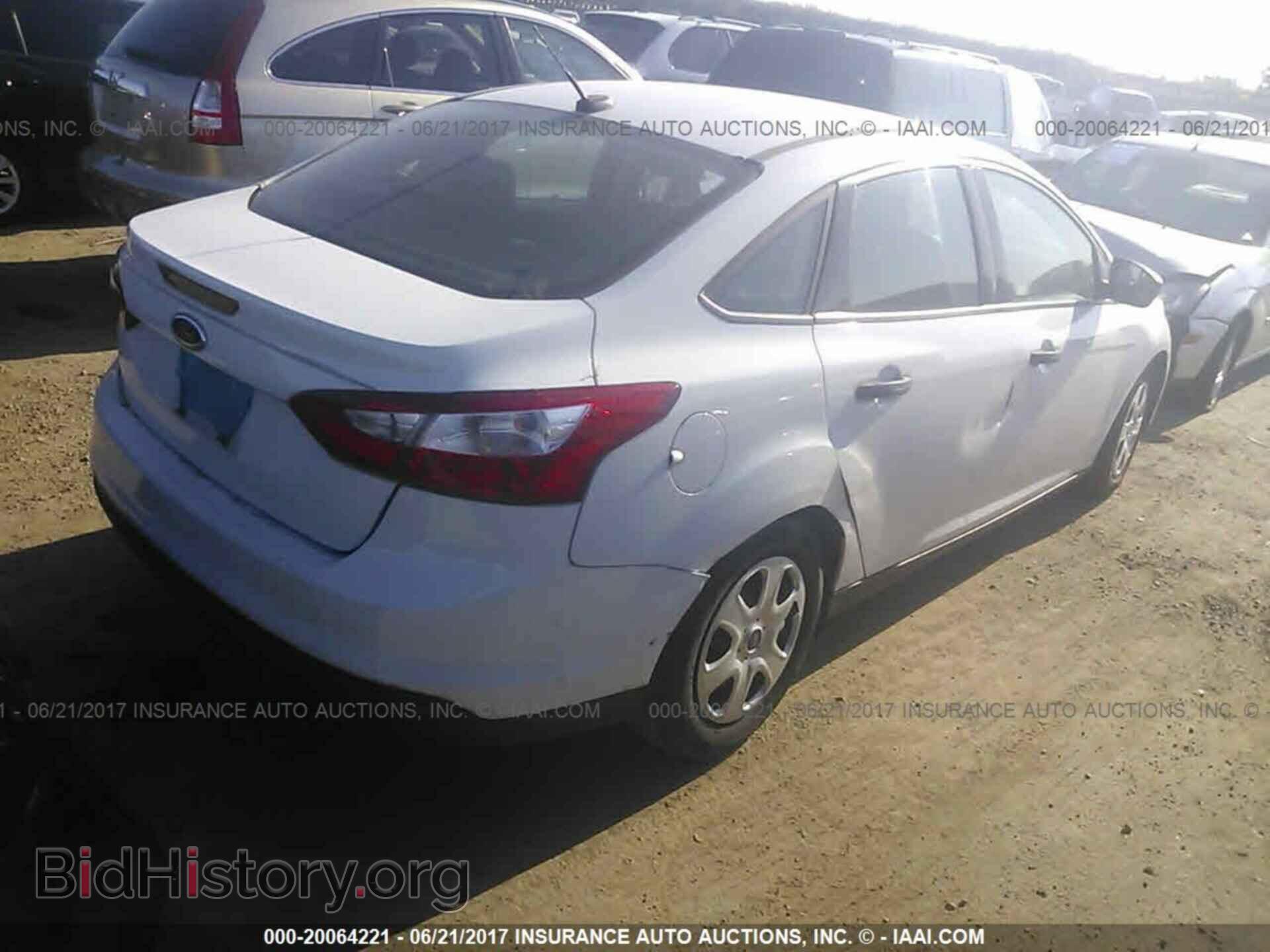 2014 Ford Focus - VIN: 1FADP3E20EL185901 - Photo 4