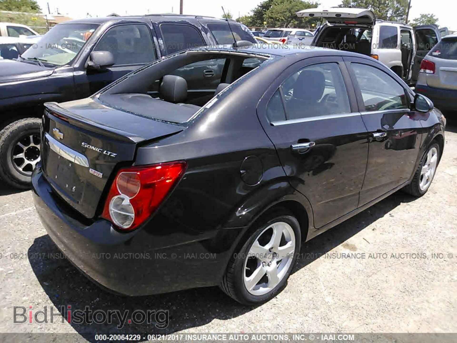 2015 Chevrolet Sonic - VIN: 1G1JE5SB1F4152803 - Фото 4