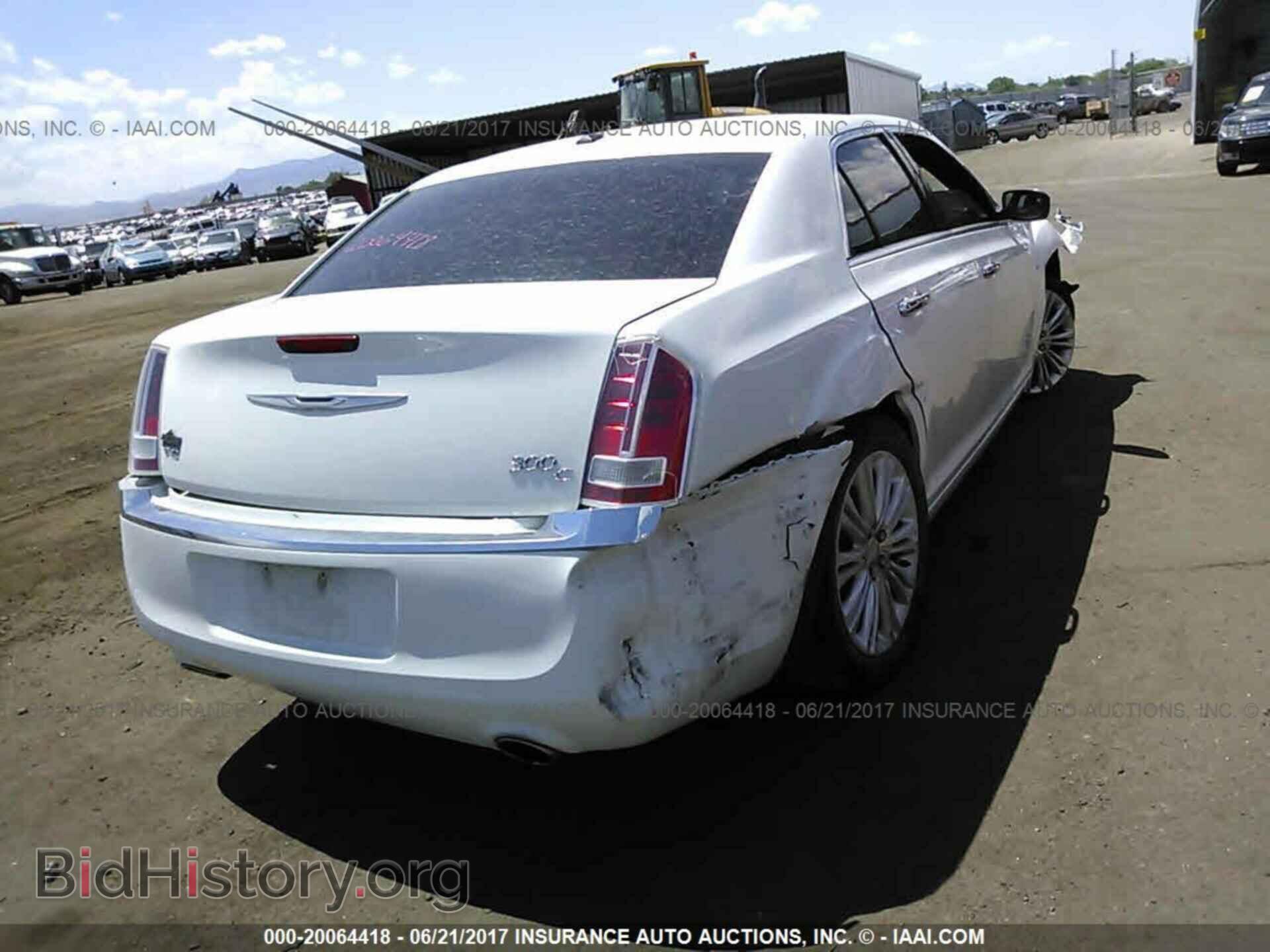 2014 Chrysler 300c - VIN: 2C3CCAKG1EH194372 - Фото 4