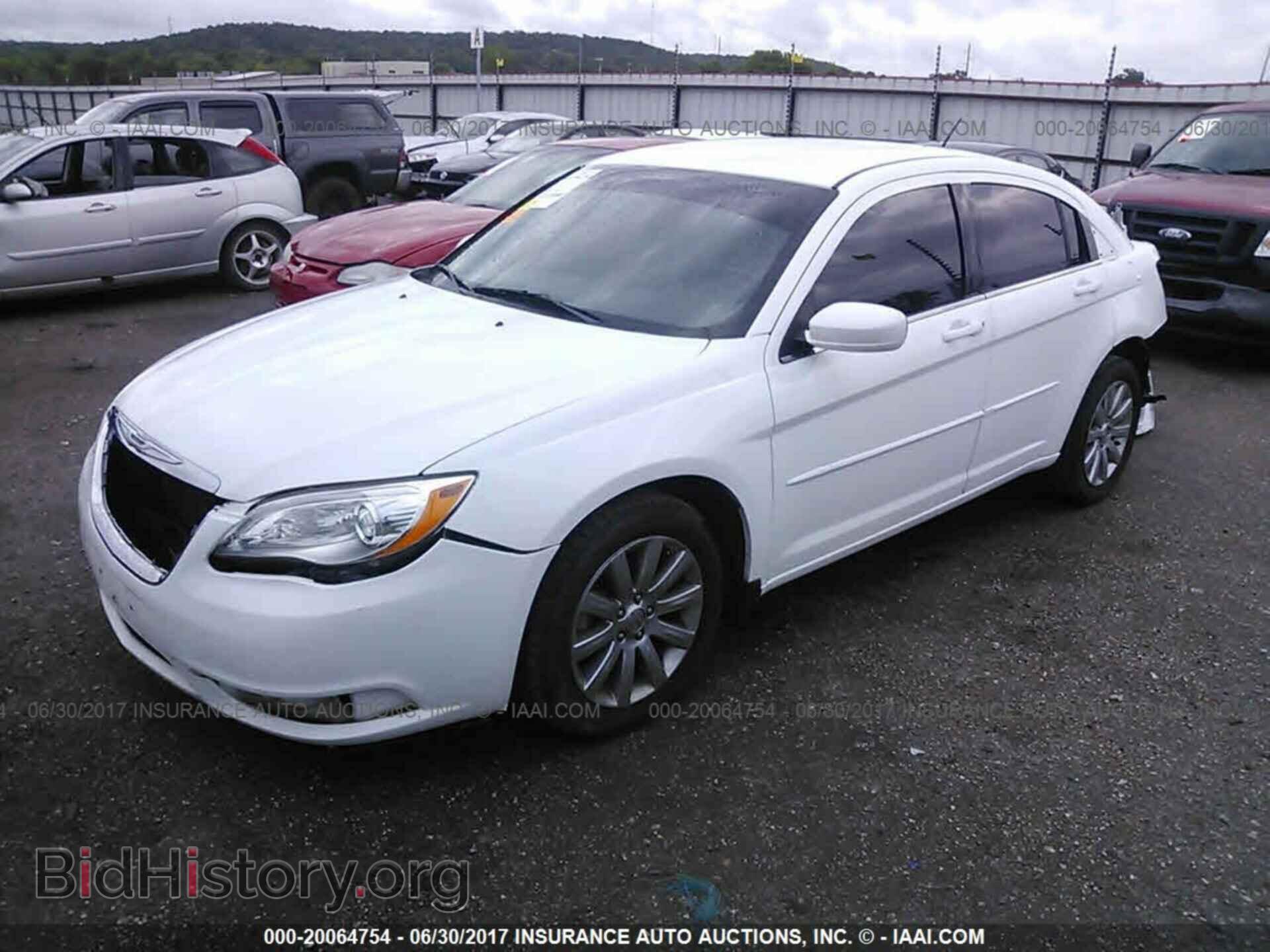 2012 Chrysler 200 - VIN: 1C3CCBBB4CN201104 - Фото 2