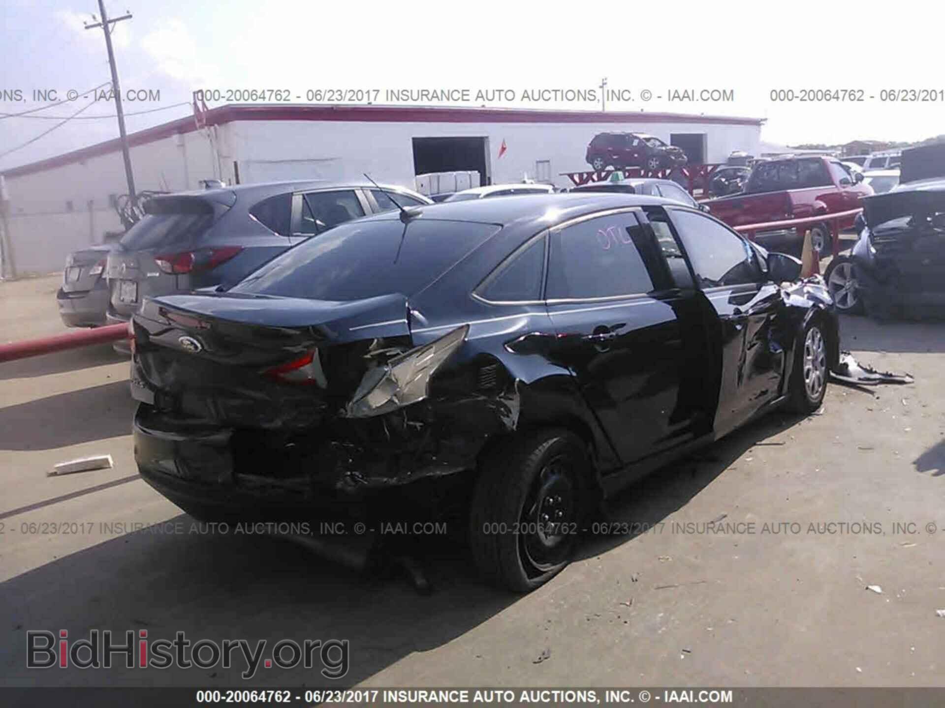 2012 Ford Focus - VIN: 1FAHP3F27CL347536 - Photo 4