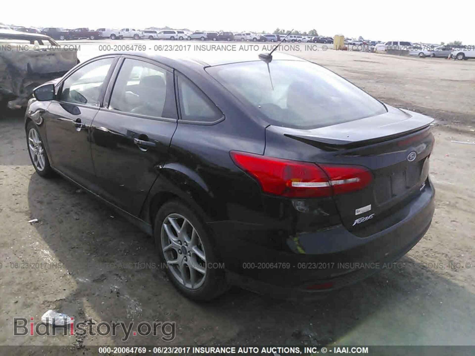 2015 Ford Focus - VIN: 1FADP3F29FL347489 - Photo 3