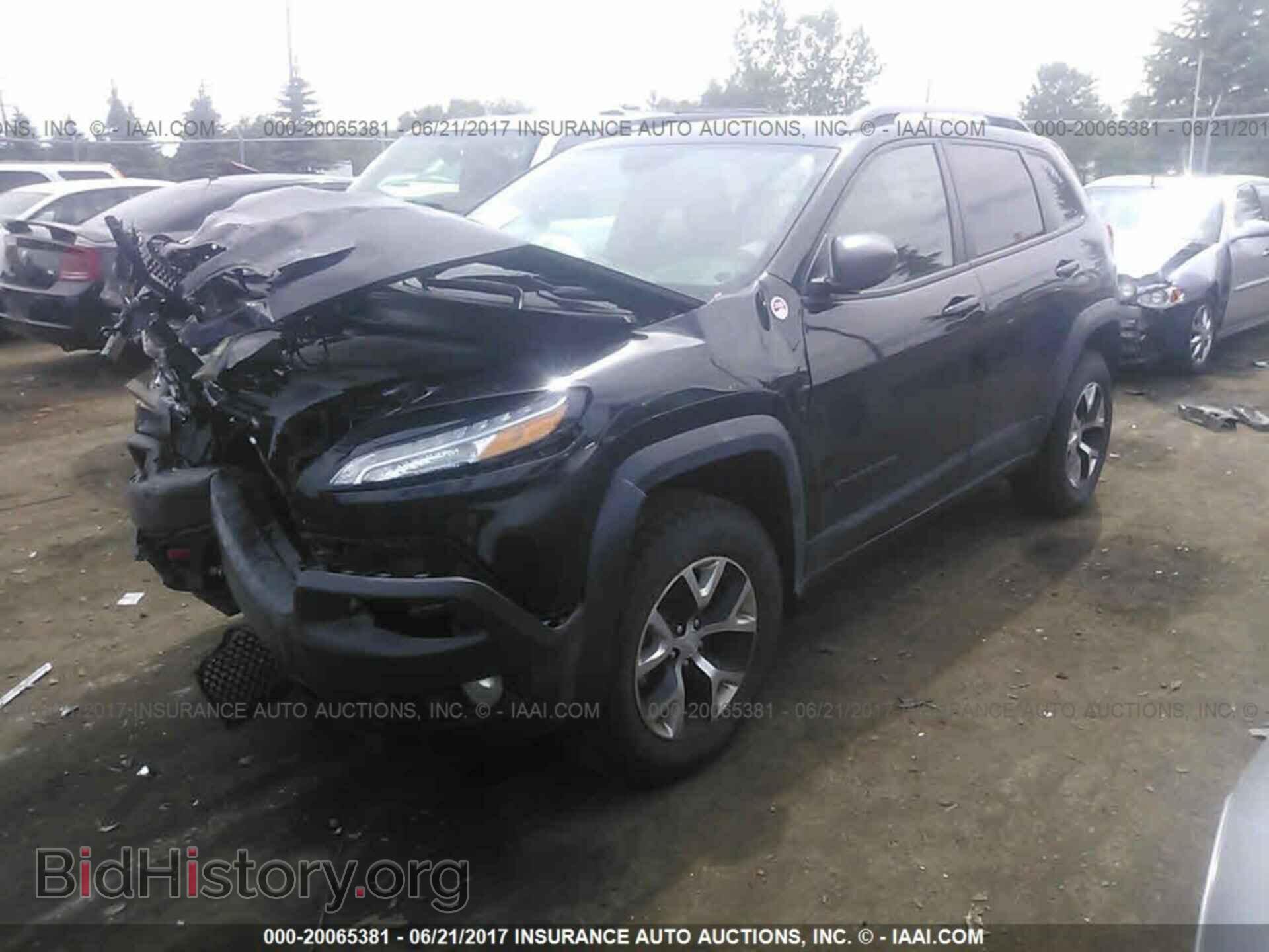 2017 Jeep Cherokee - VIN: 1C4PJMBS8HW513135 - Фото 2