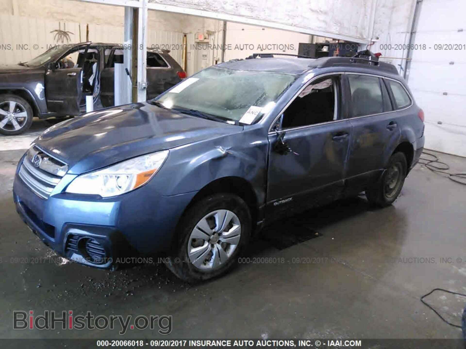2014 Subaru Outback - VIN: 4S4BRBAC9E1201878 - Фото 2