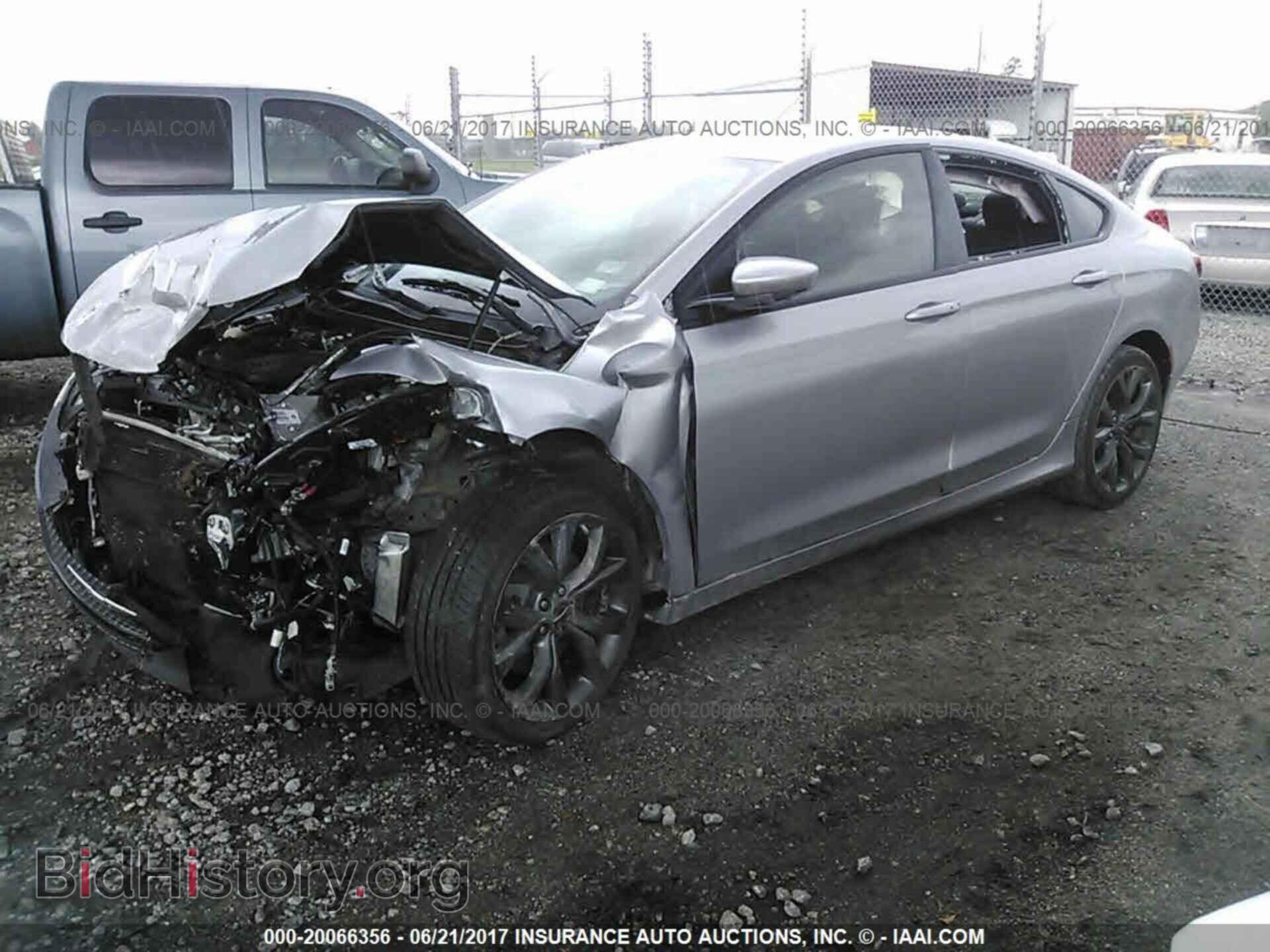 2015 Chrysler 200 - VIN: 1C3CCCBG3FN572583 - Photo 2