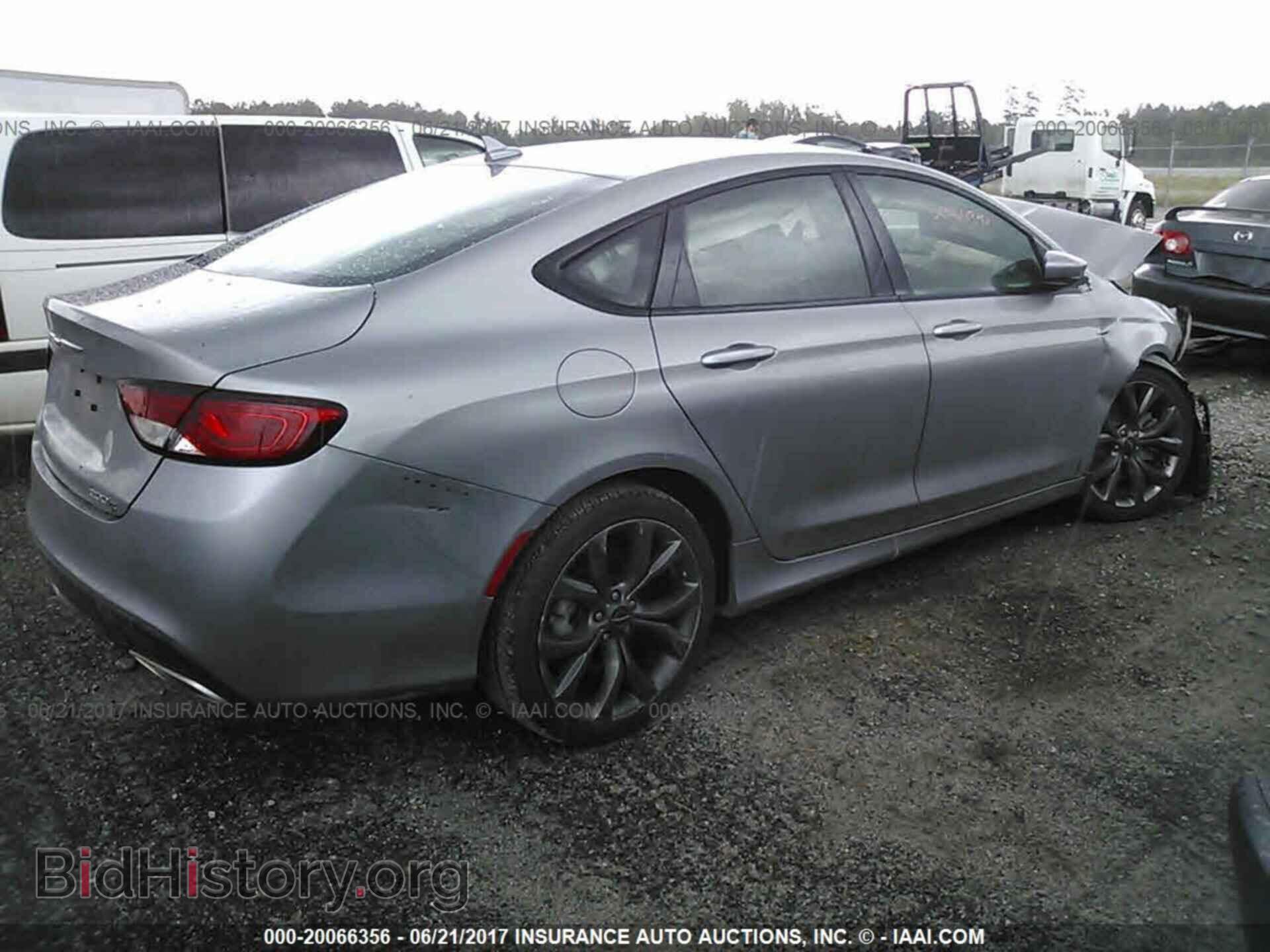 2015 Chrysler 200 - VIN: 1C3CCCBG3FN572583 - Photo 4