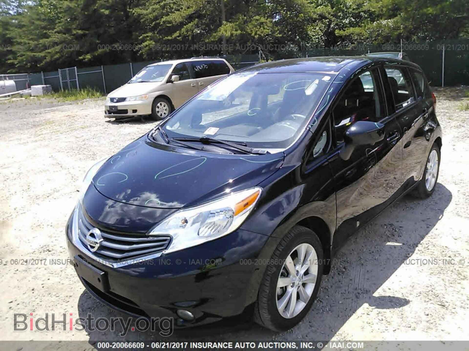 2015 Nissan Versa note - VIN: 3N1CE2CP2FL439167 - Фото 2