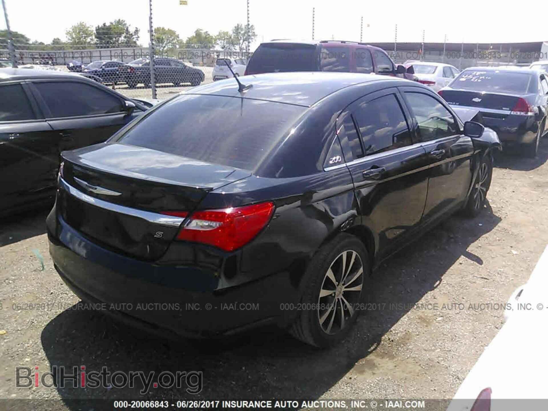 2014 Chrysler 200 - VIN: 1C3CCBBB0EN102007 - Фото 4