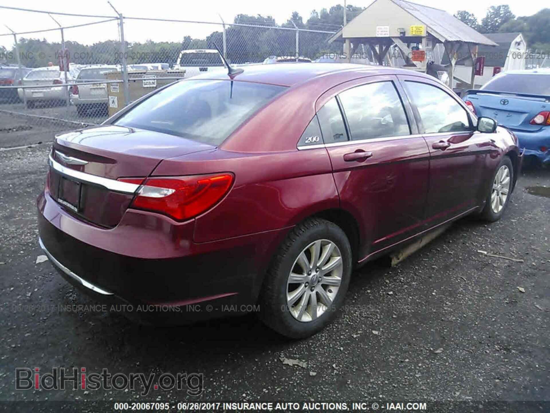 2014 Chrysler 200 - VIN: 1C3CCBBBXEN198082 - Фото 4