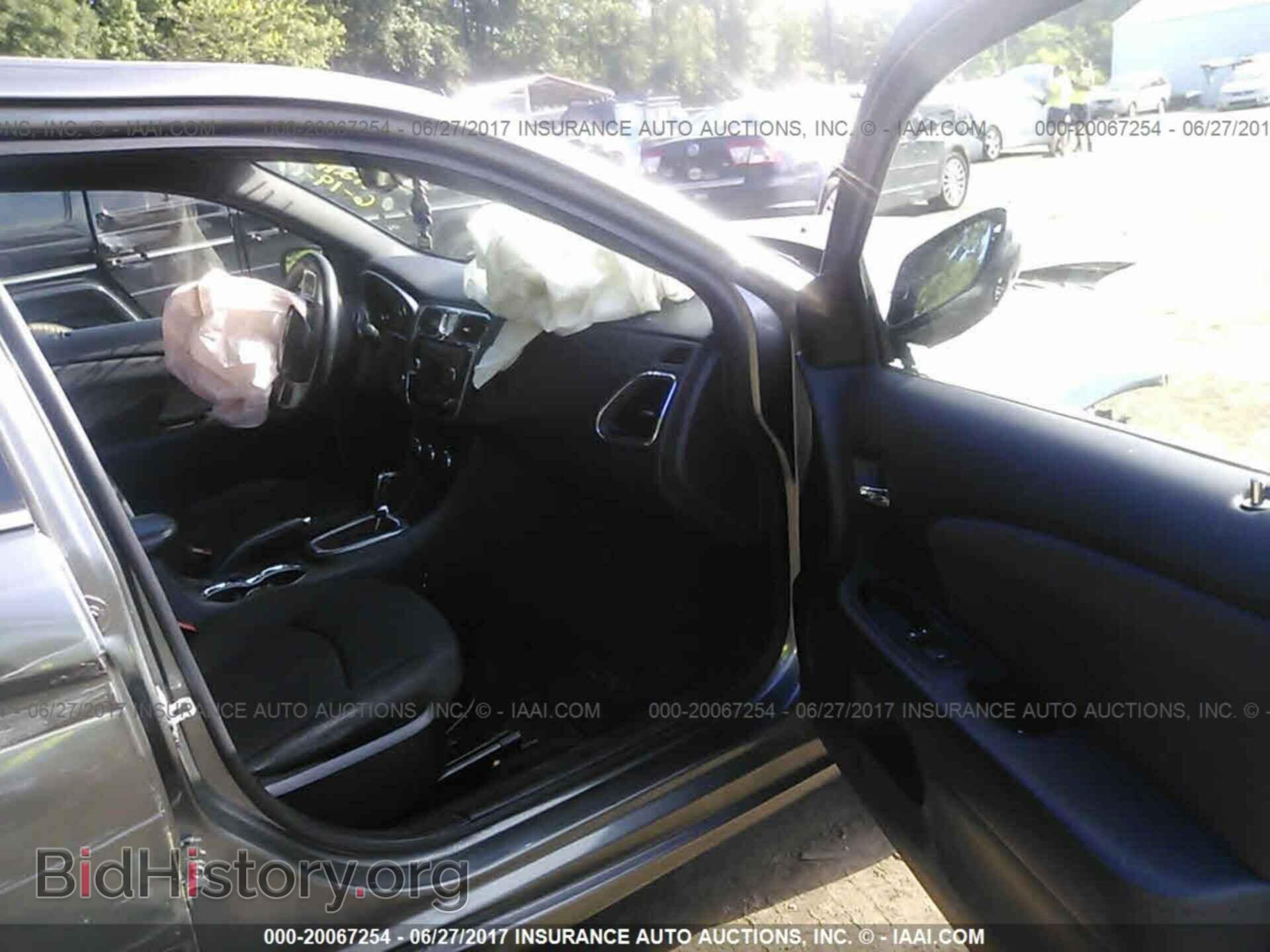 2013 Chrysler 200 - VIN: 1C3CCBBB5DN655346 - Фото 5