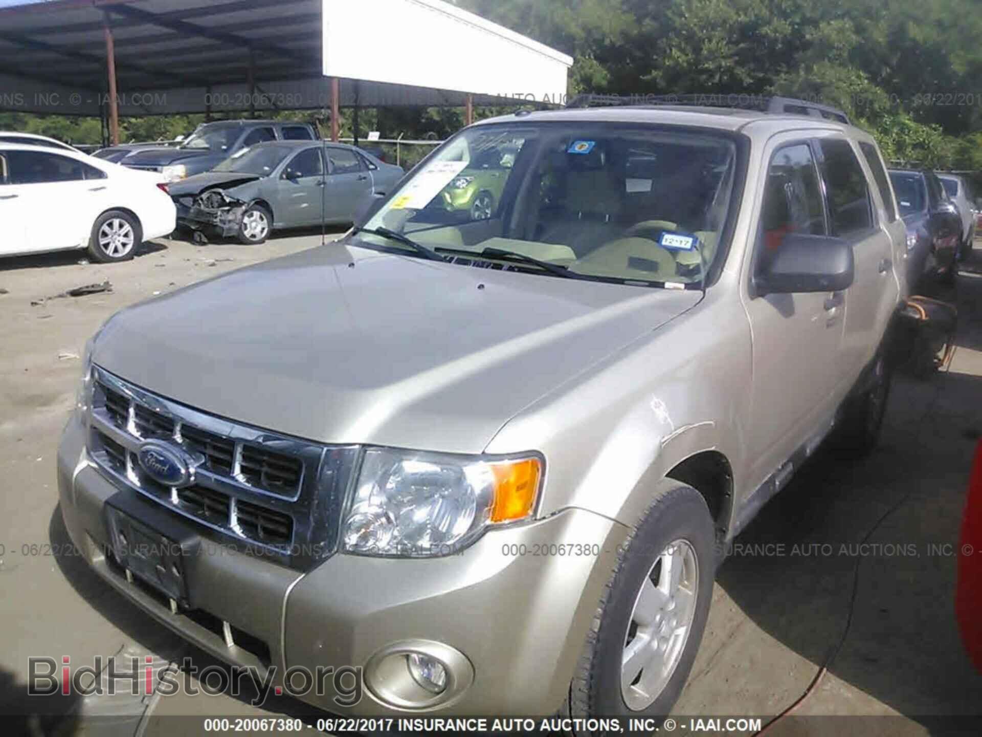 2012 Ford Escape - VIN: 1FMCU0D76CKB41684 - Photo 2