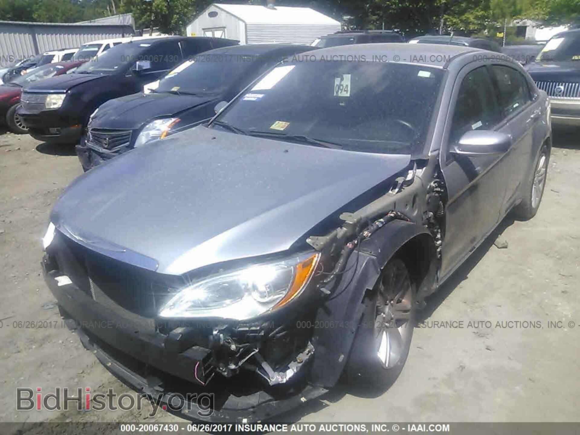 2013 Chrysler 200 - VIN: 1C3CCBBB7DN743346 - Фото 2
