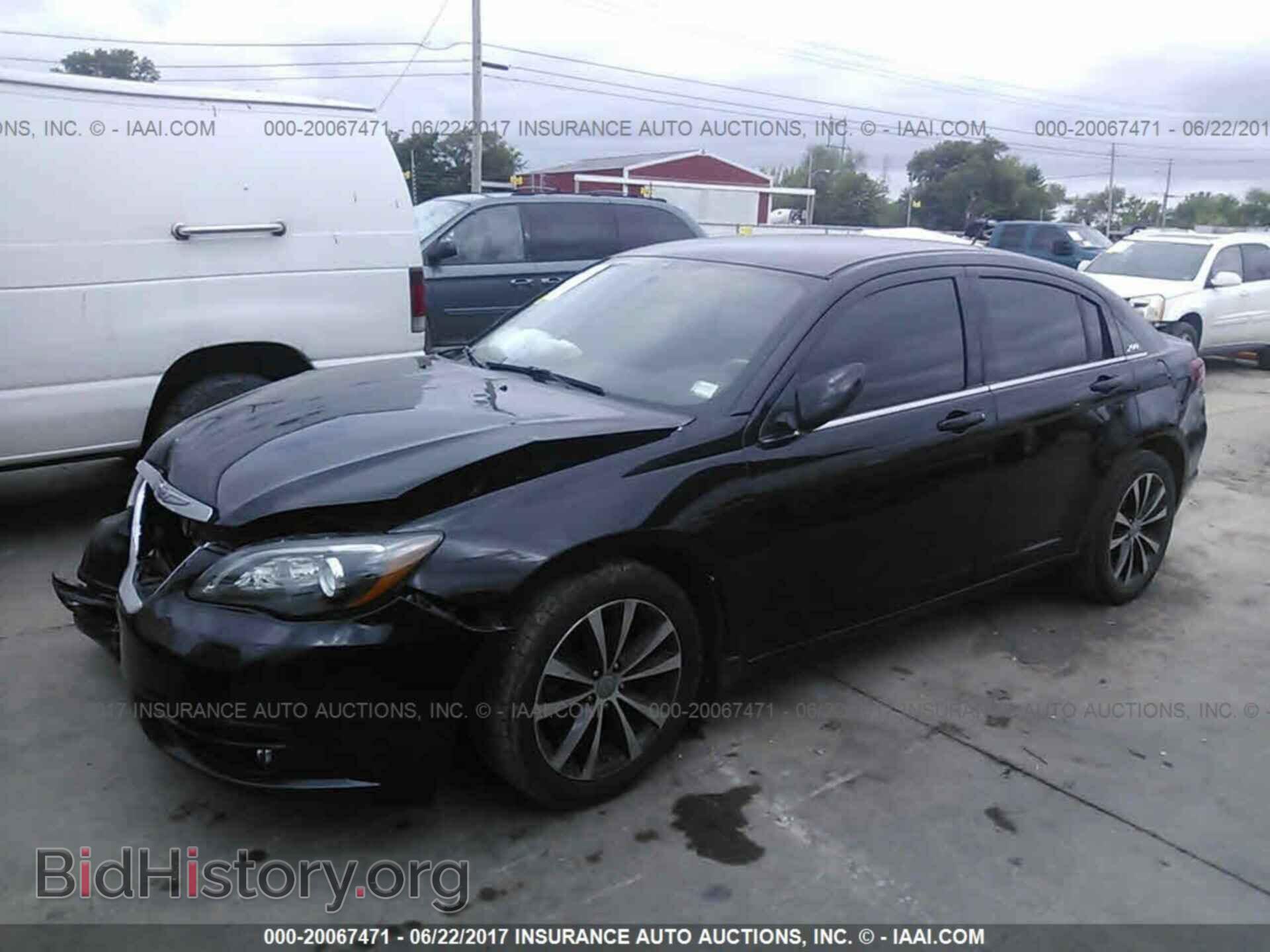 2013 Chrysler 200 - VIN: 1C3CCBBB3DN515232 - Photo 2