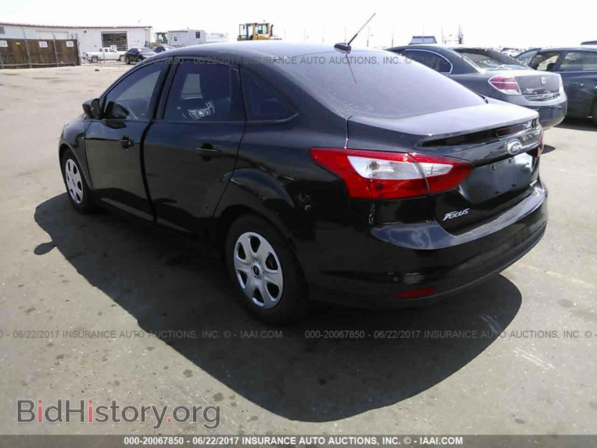 2014 Ford Focus - VIN: 1FADP3E29EL293580 - Photo 3