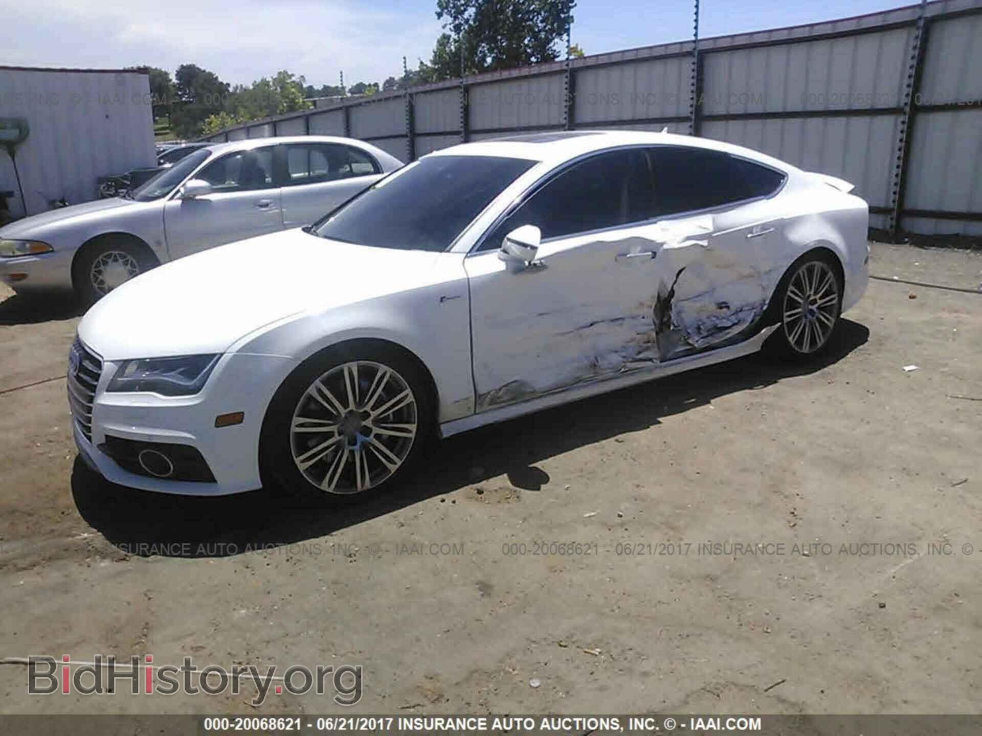 2012 Audi A7 - VIN: WAUSGAFC2CN006320 - Фото 2