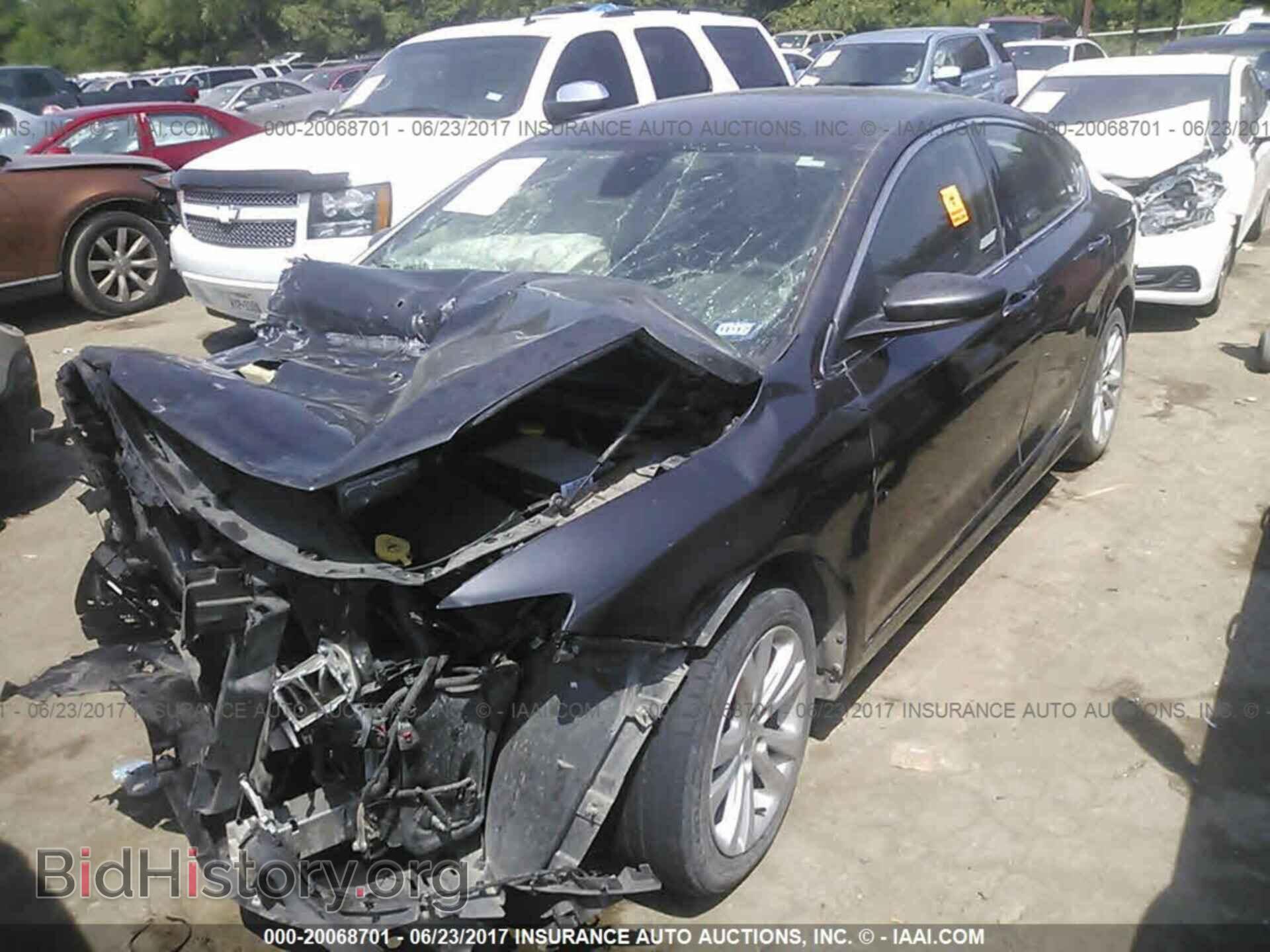 2016 Chrysler 200 - VIN: 1C3CCCAB7GN107716 - Фото 2