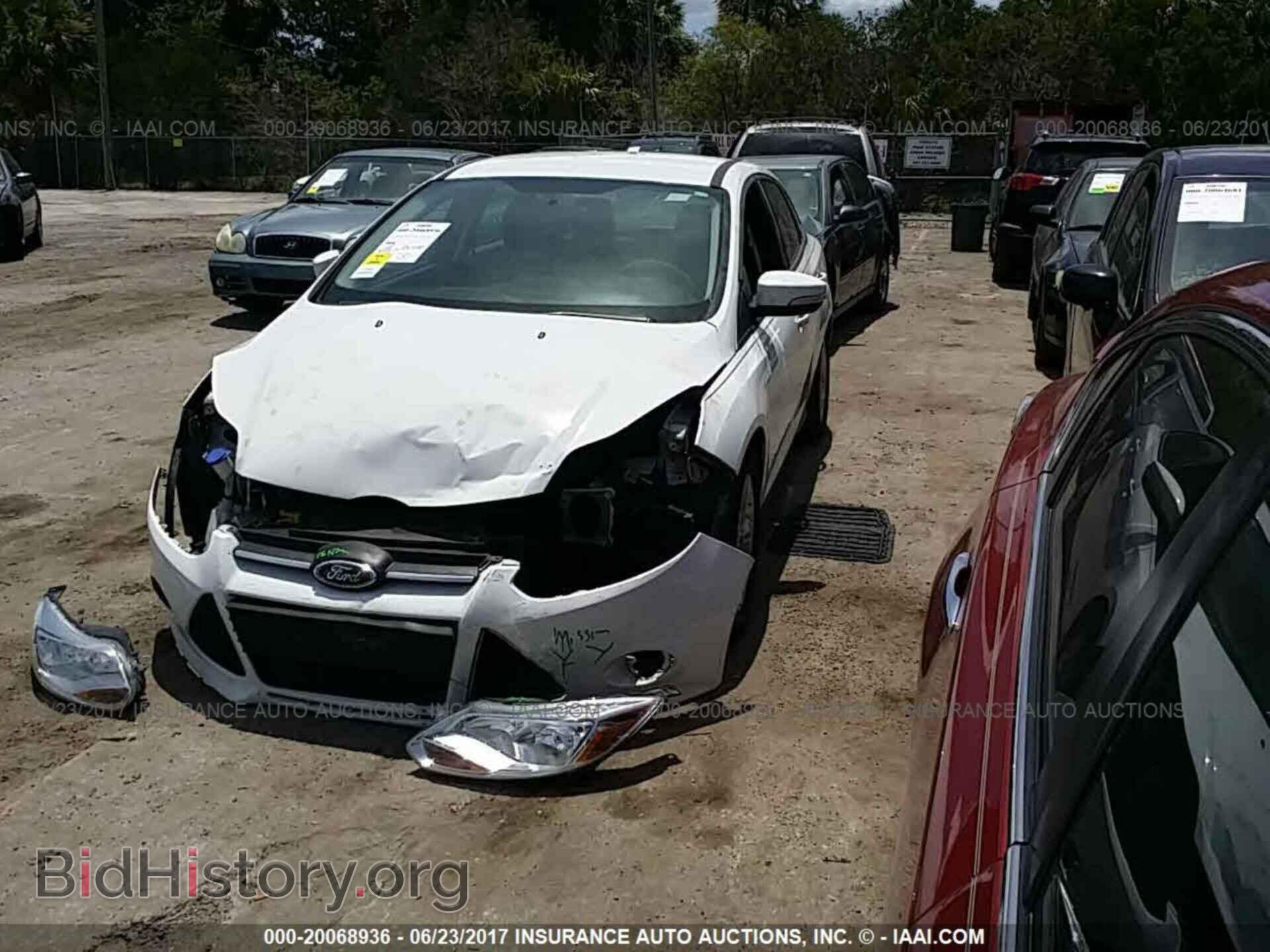2014 Ford Focus - VIN: 1FADP3F2XEL170529 - Photo 2