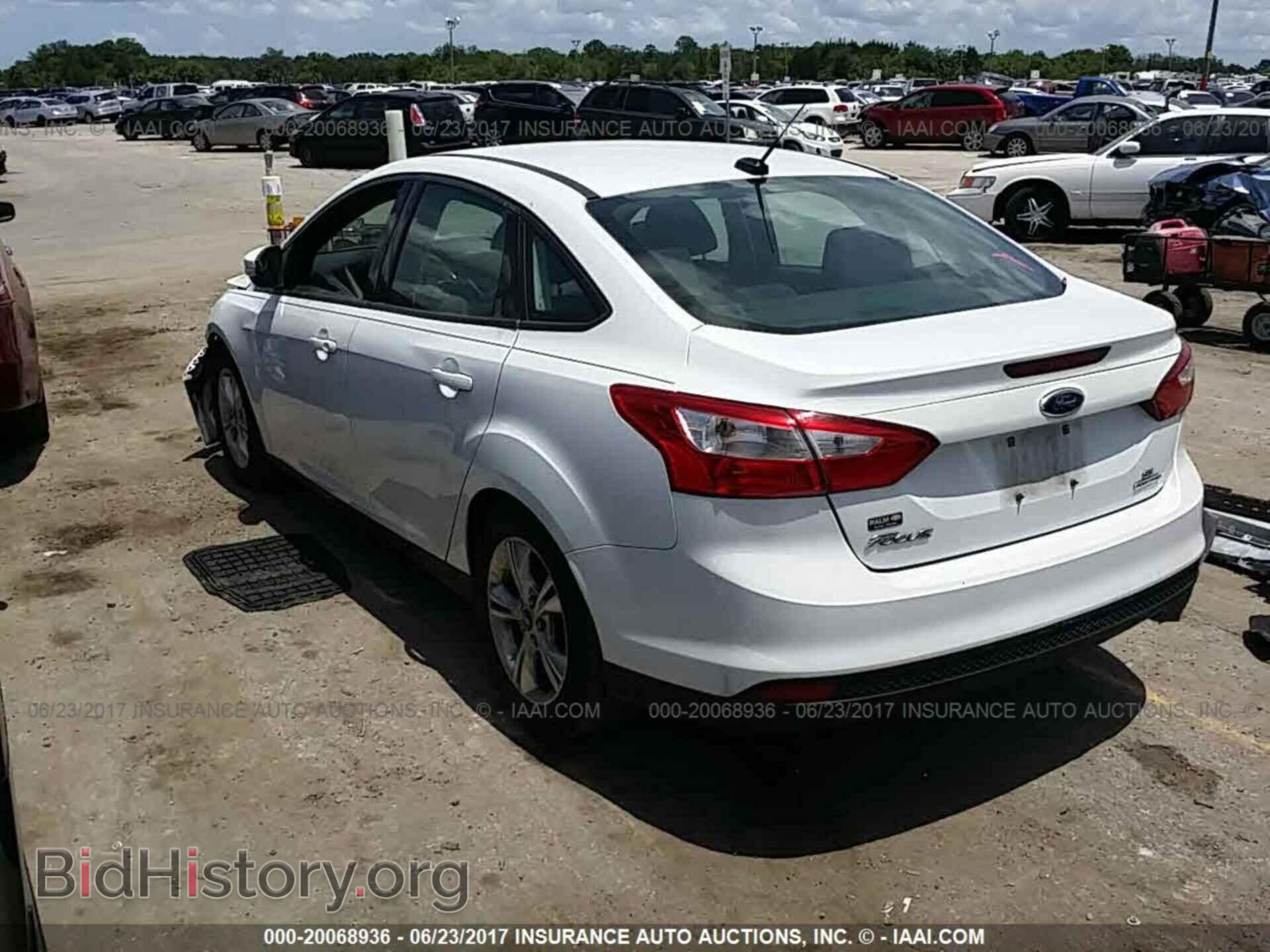 2014 Ford Focus - VIN: 1FADP3F2XEL170529 - Photo 3