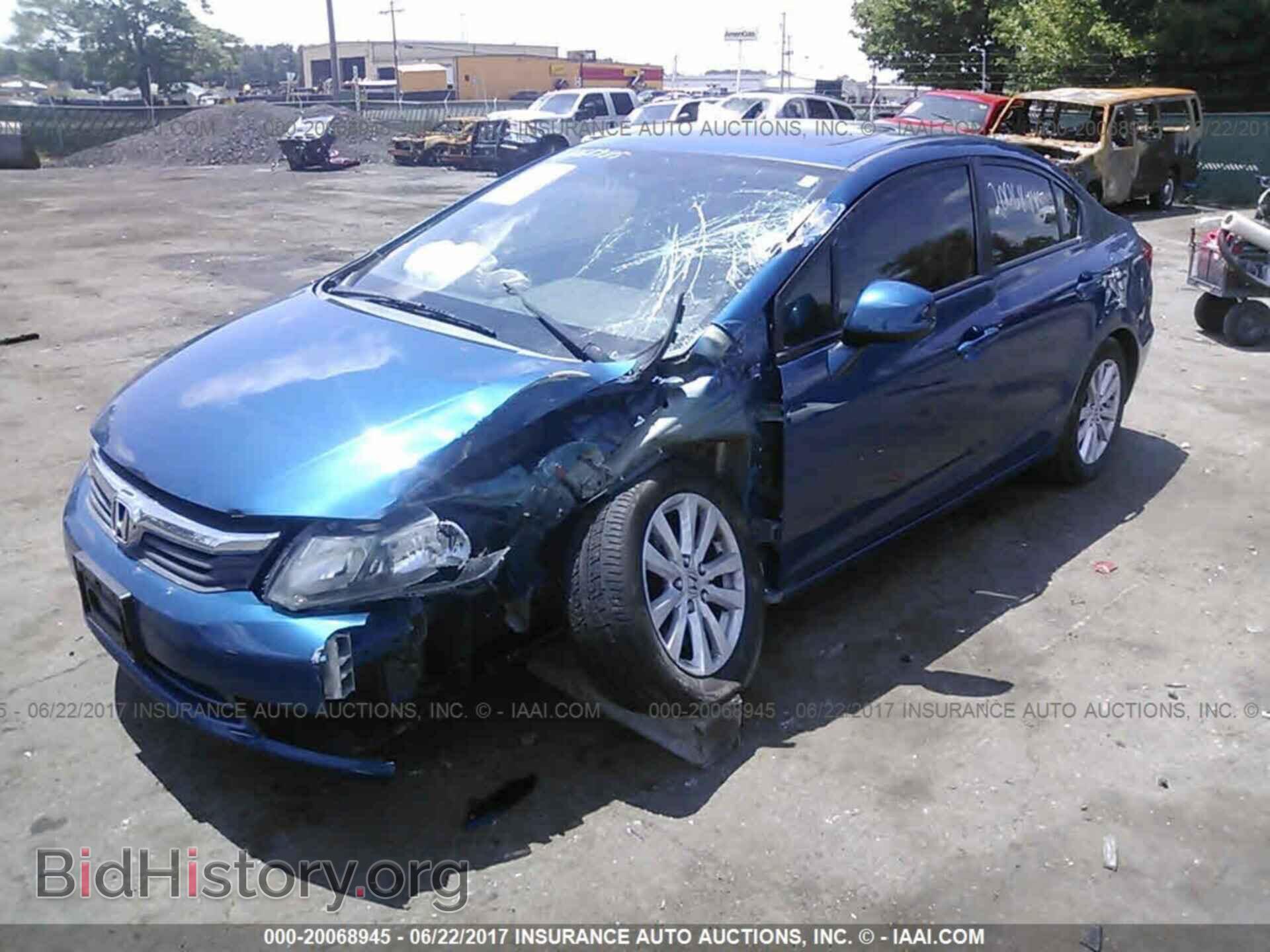 2012 Honda Civic - VIN: 19XFB2F81CE040886 - Photo 2