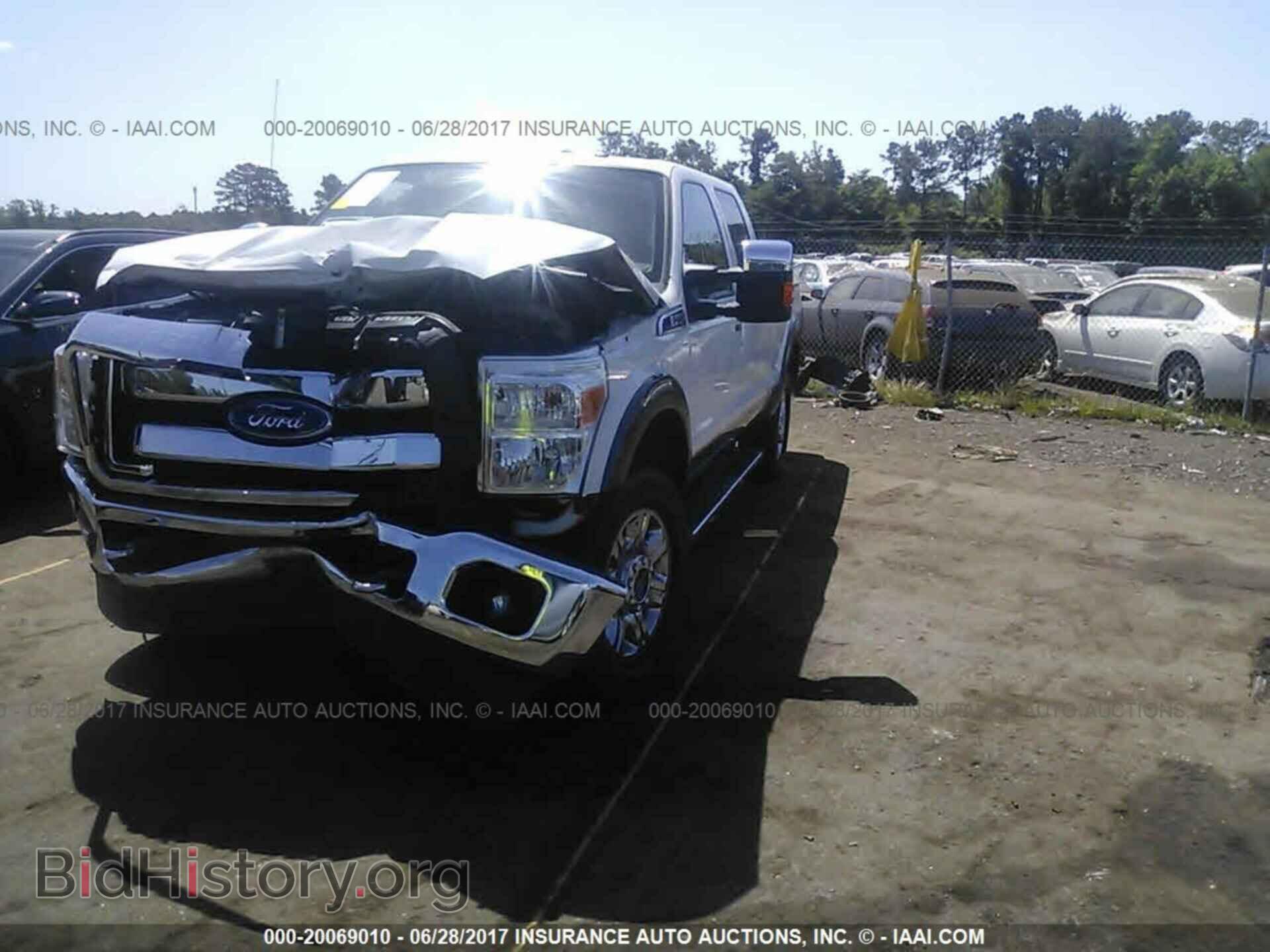 2015 Ford F250 - VIN: 1FT7W2B68FEC09105 - Фото 2