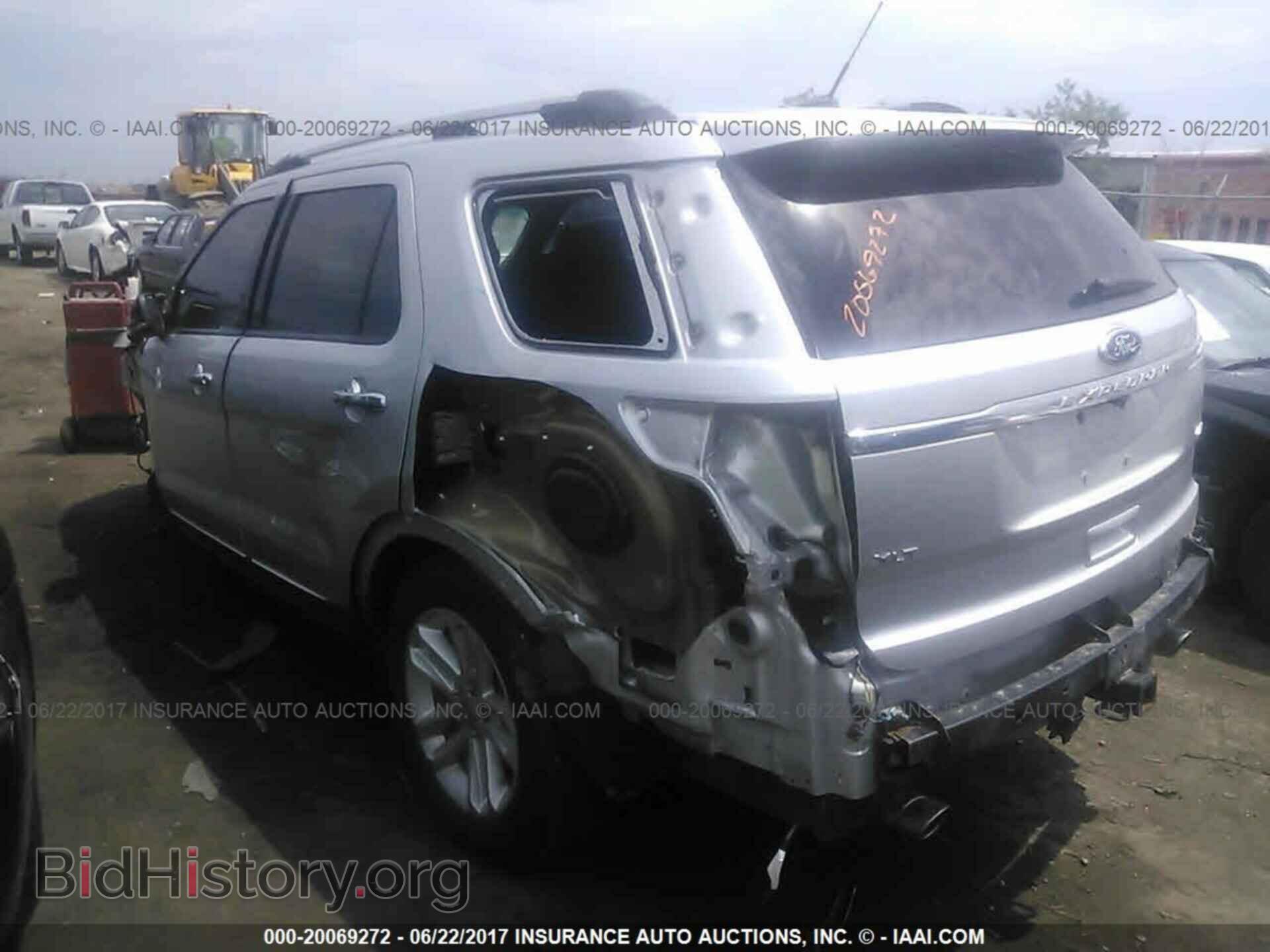 2011 Ford Explorer - VIN: 1FMHK8D84BGA29373 - Фото 3