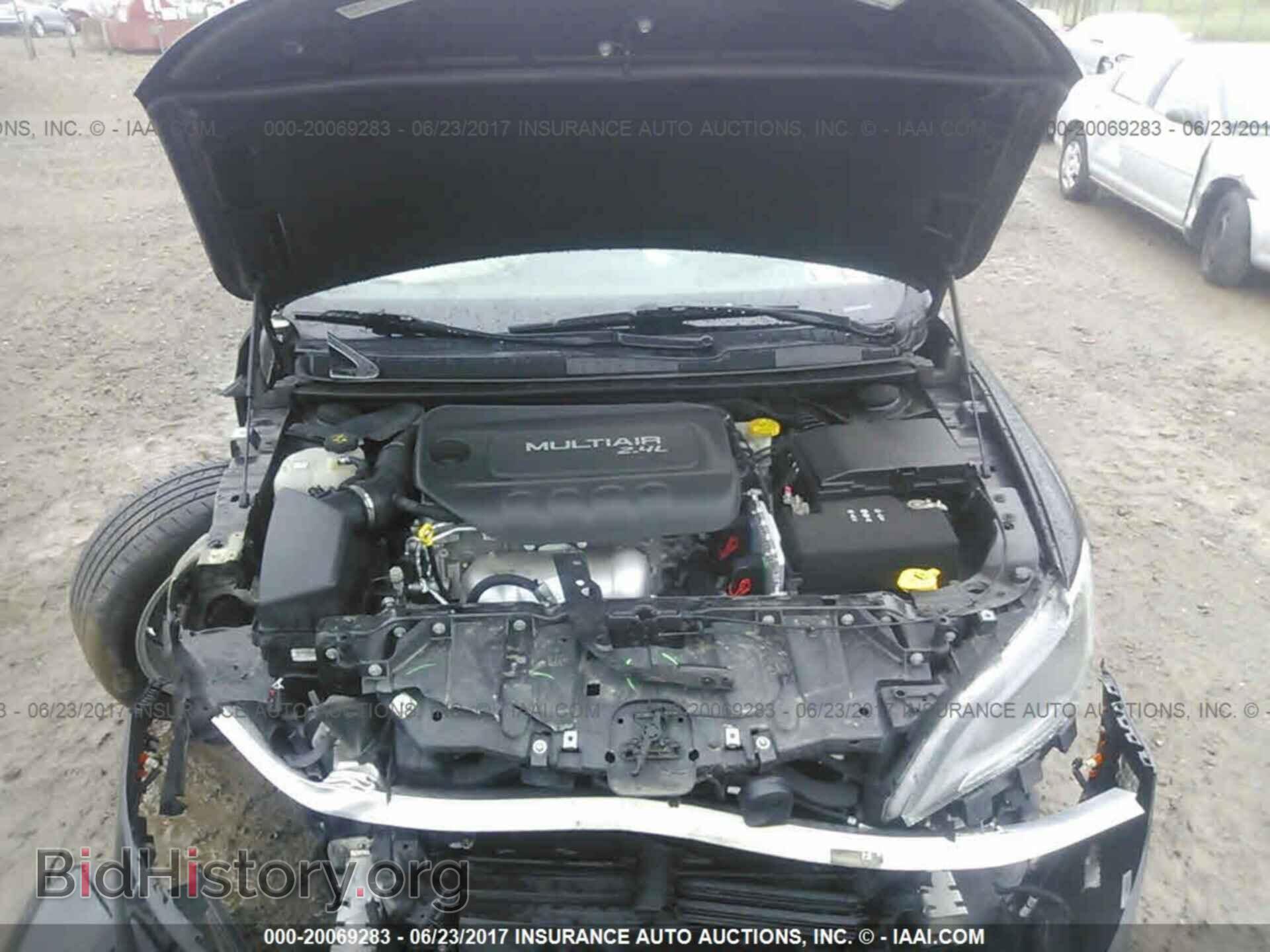 2015 Chrysler 200 - VIN: 1C3CCCAB2FN675712 - Фото 10