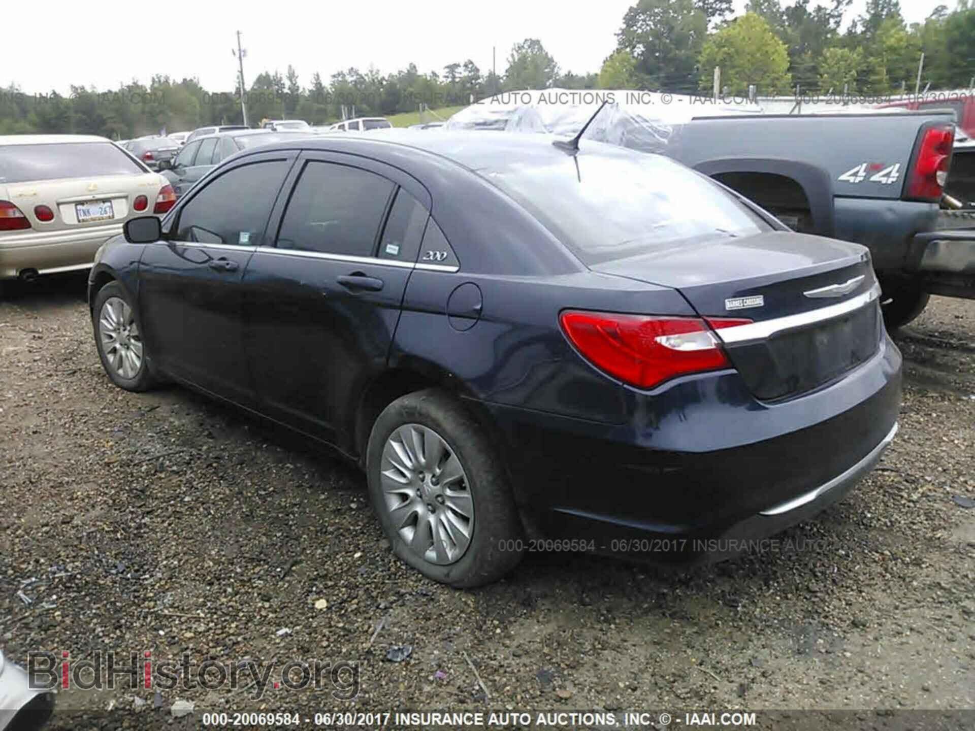 2014 Chrysler 200 - VIN: 1C3CCBAB5EN143301 - Photo 3