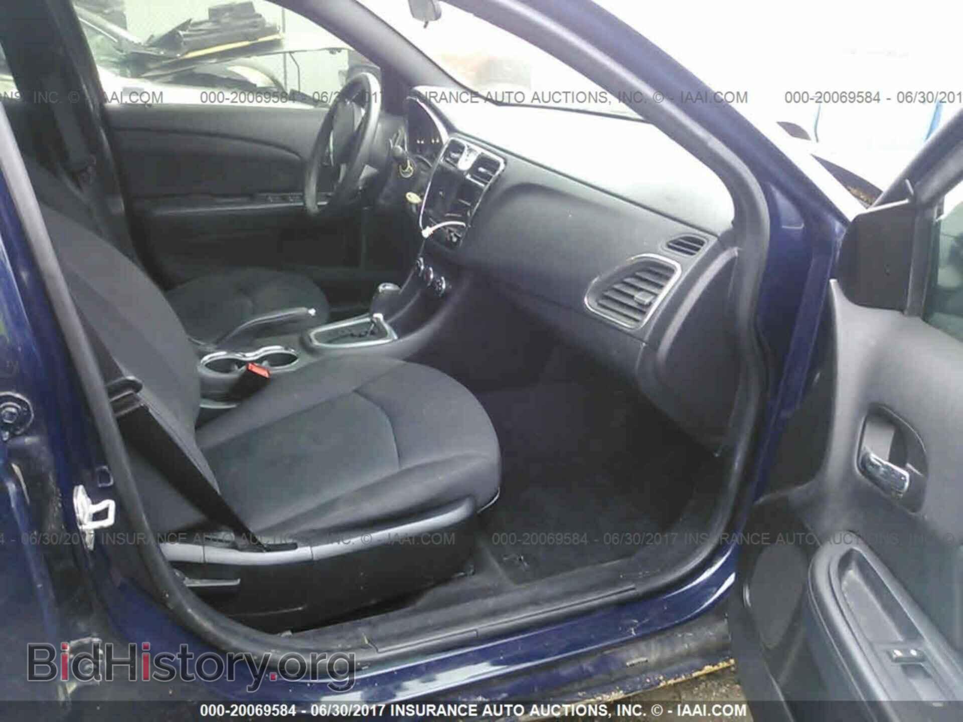 2014 Chrysler 200 - VIN: 1C3CCBAB5EN143301 - Photo 5