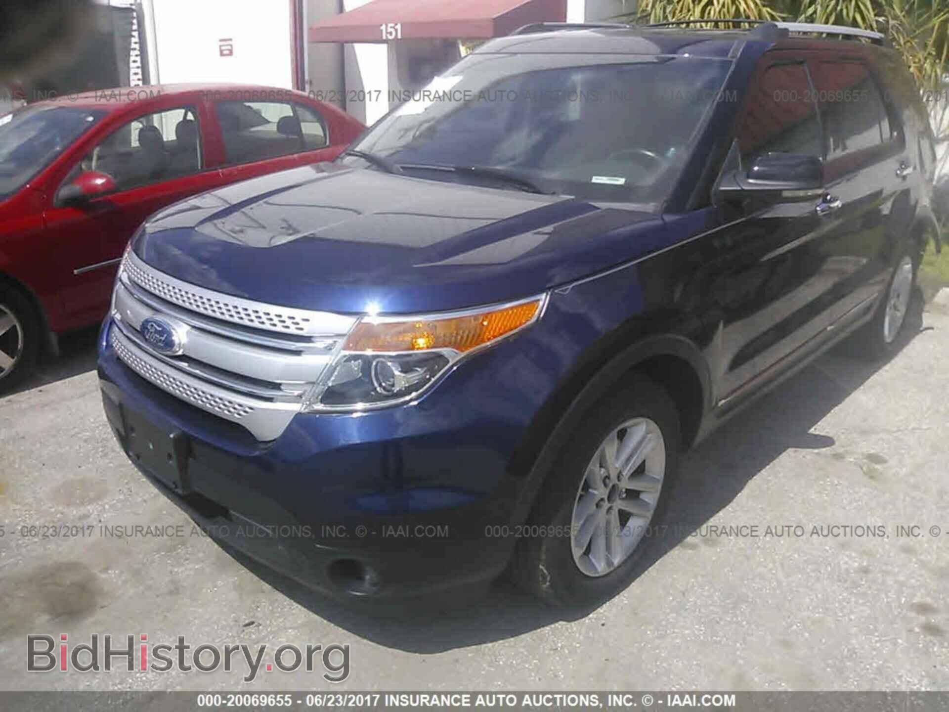 2011 Ford Explorer - VIN: 1FMHK7D83BGA93561 - Фото 2