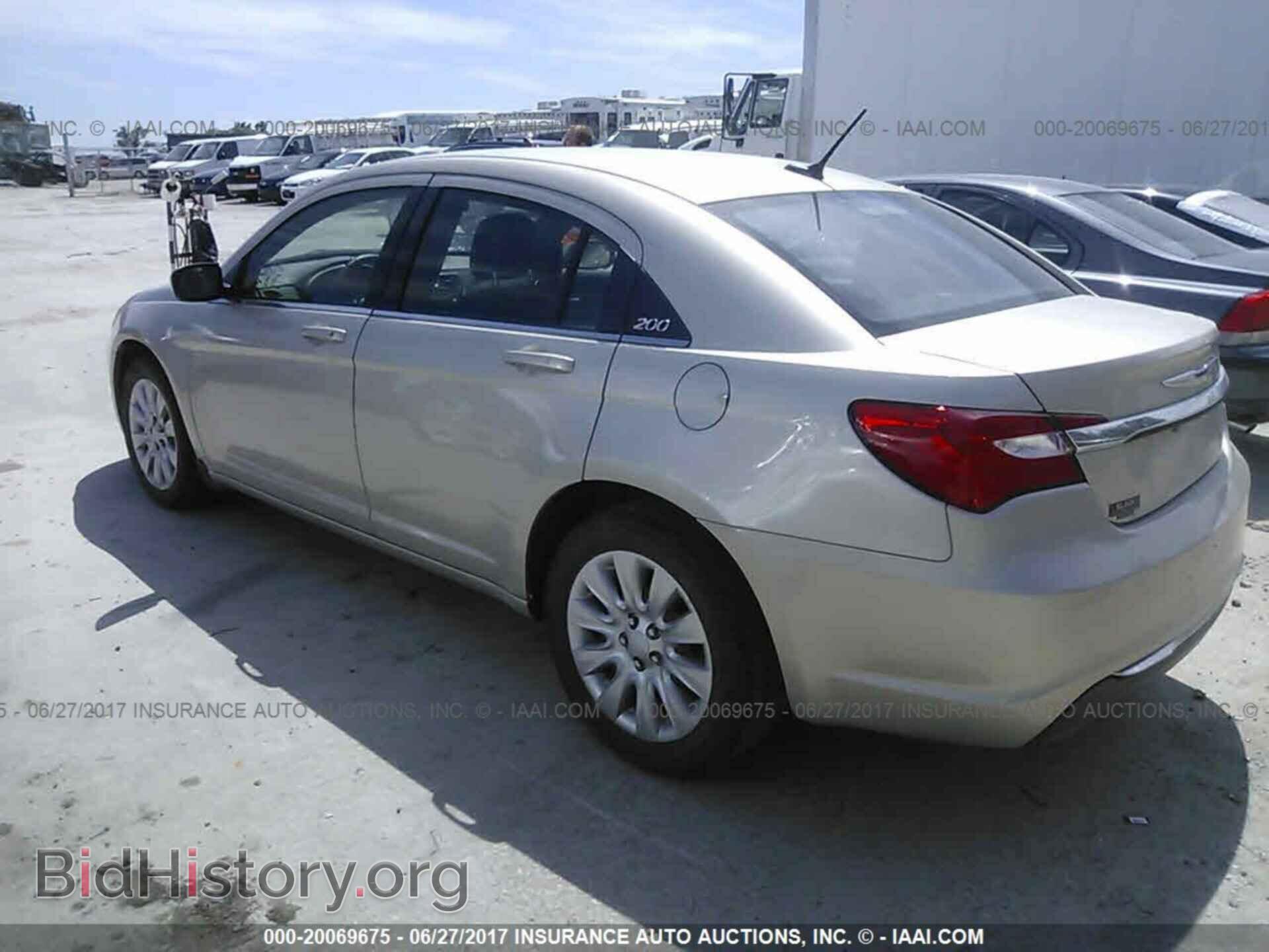 2014 Chrysler 200 - VIN: 1C3CCBAB7EN236045 - Фото 3