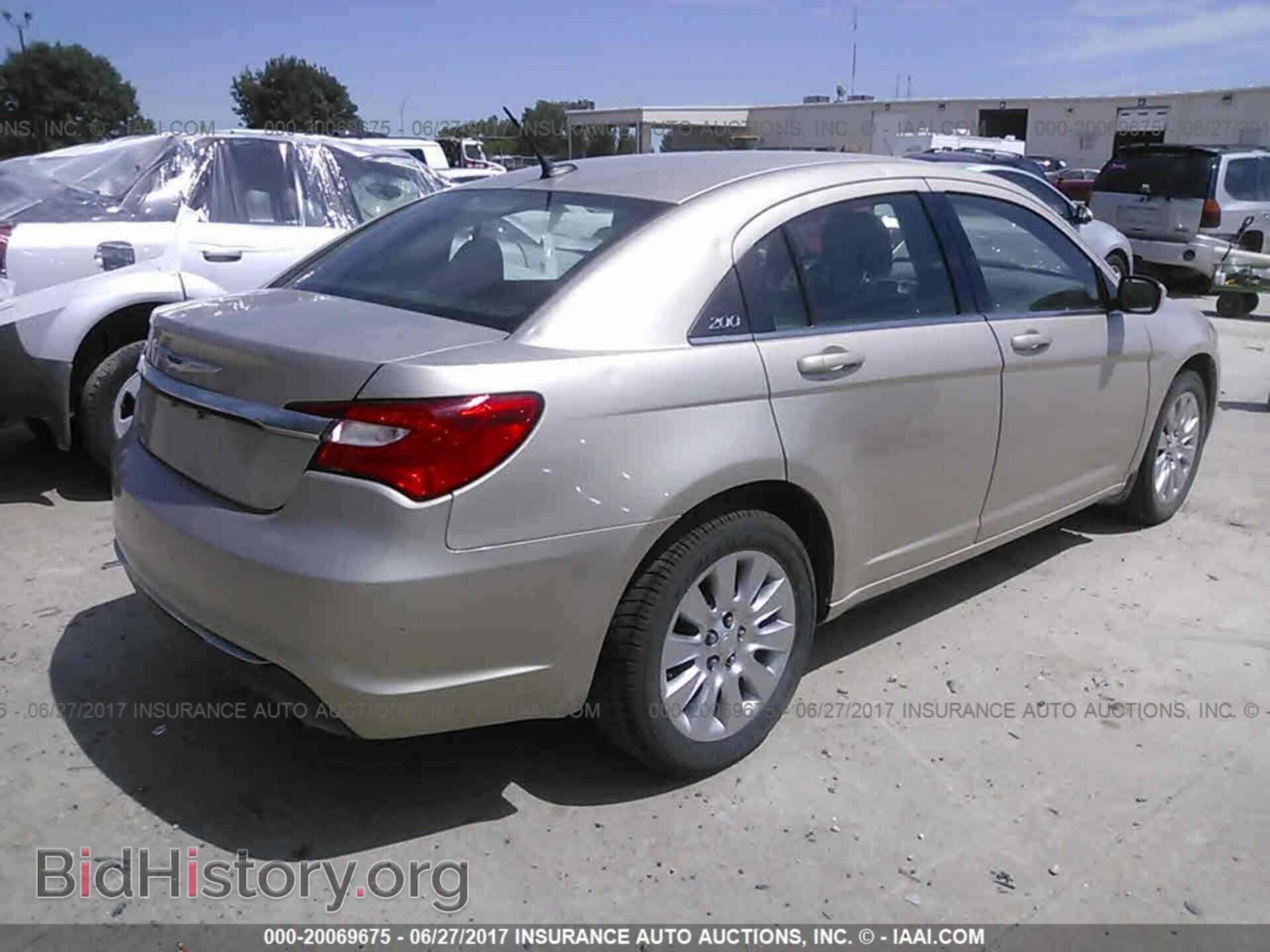 2014 Chrysler 200 - VIN: 1C3CCBAB7EN236045 - Фото 4